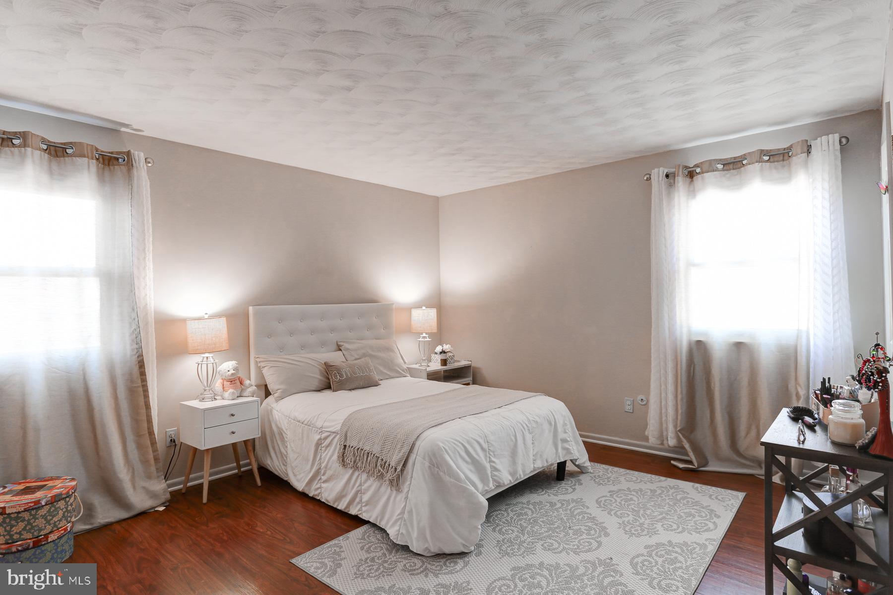 SHIREMAN MANOR - Residential