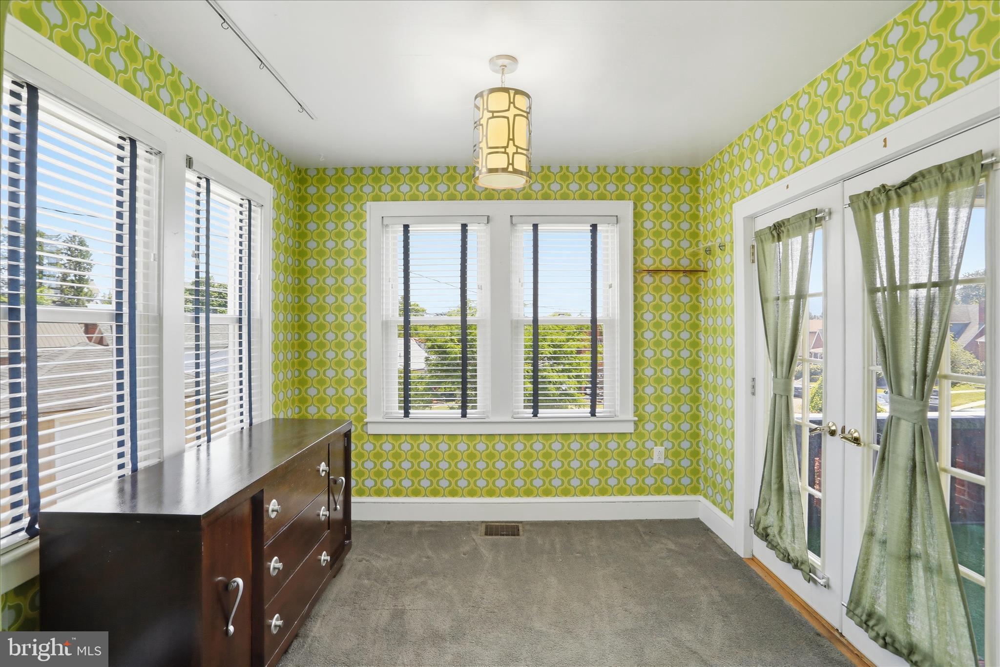 JOHNSON HEIGHTS - Residential