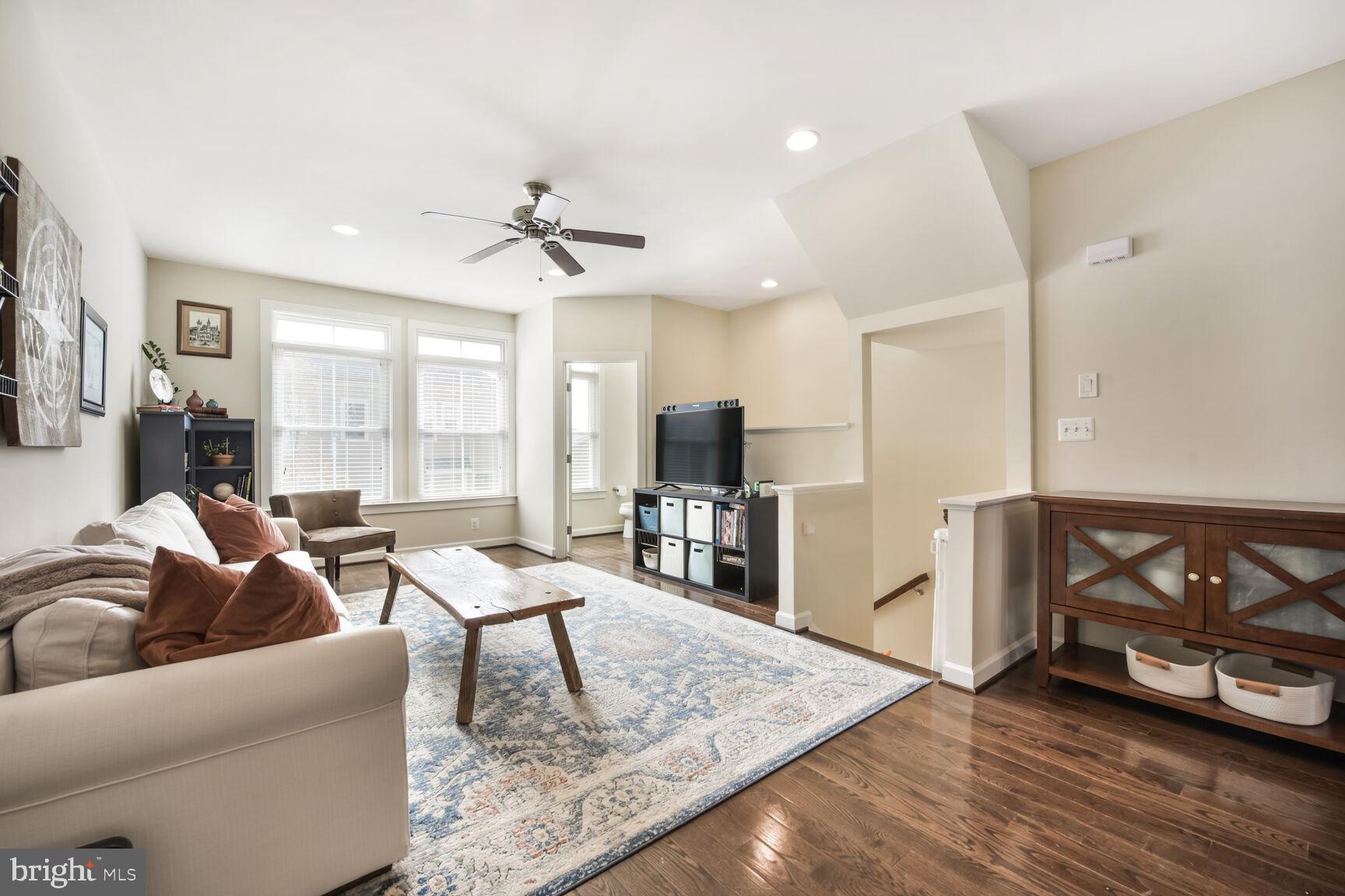 ONE LOUDOUN - Residential