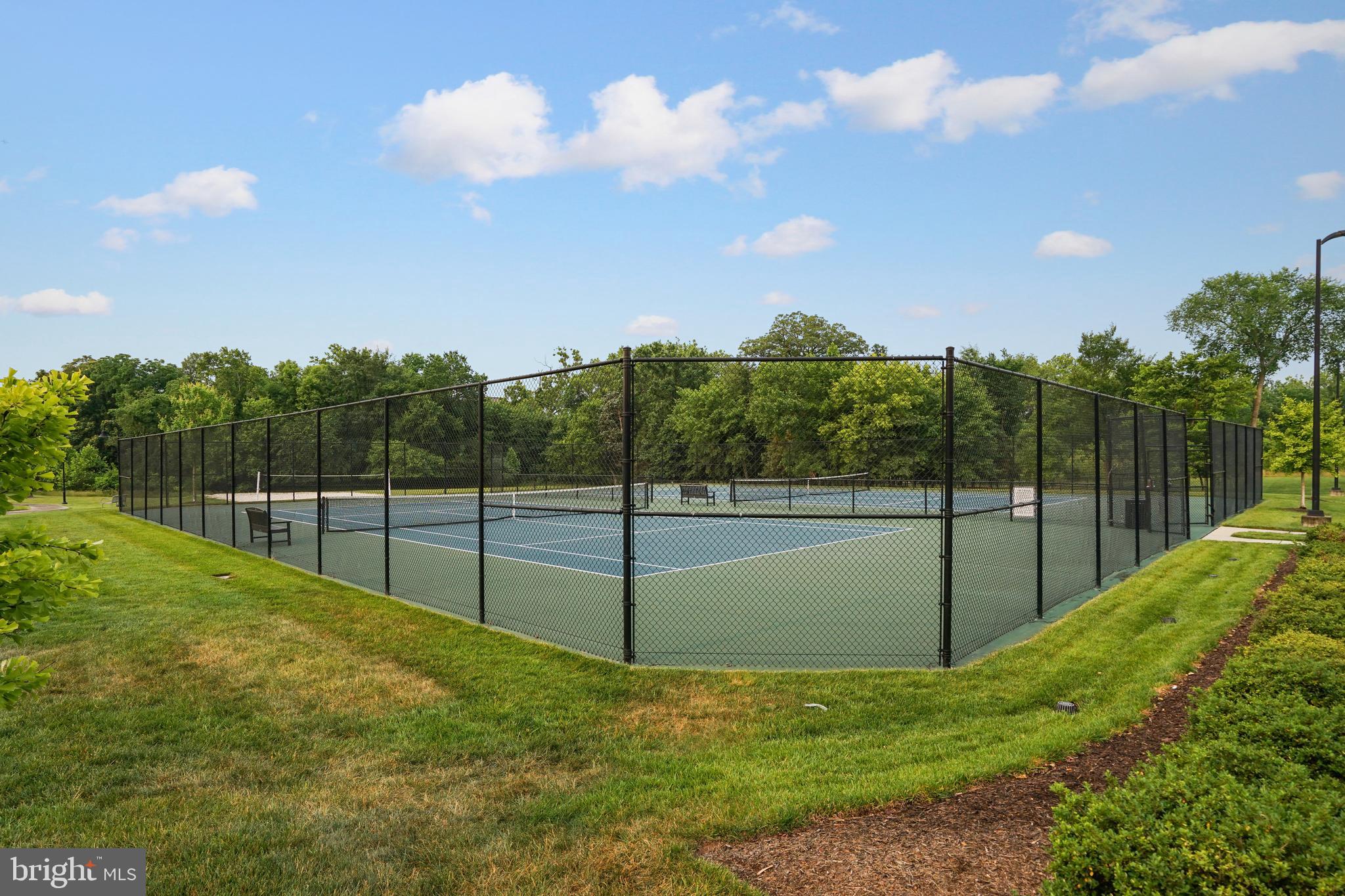 ONE LOUDOUN - Residential
