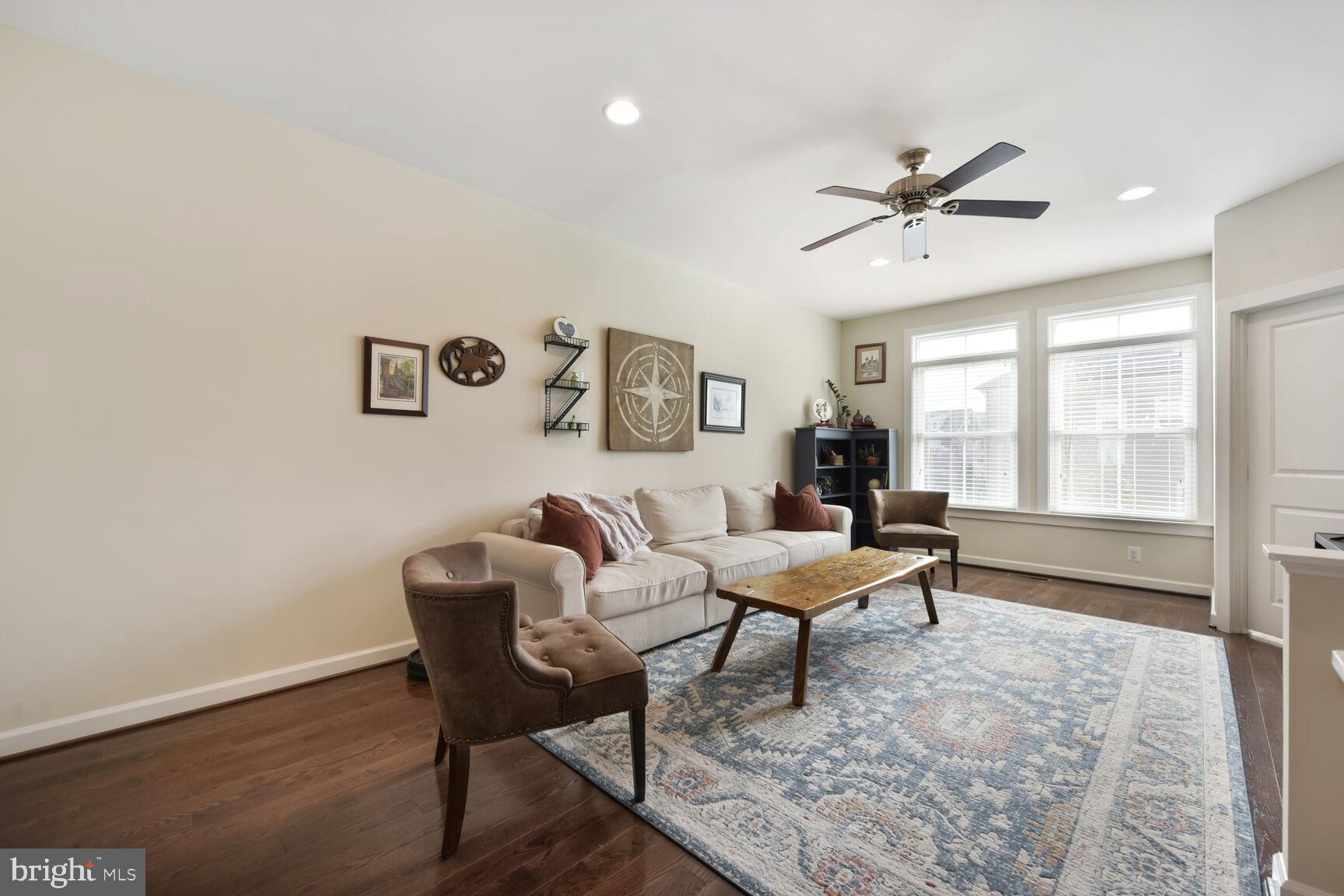 ONE LOUDOUN - Residential