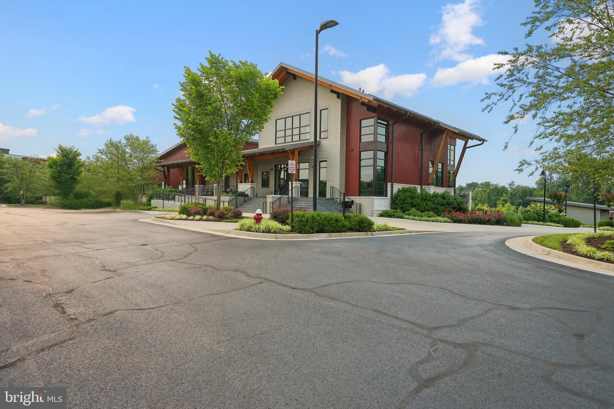 ONE LOUDOUN - Residential