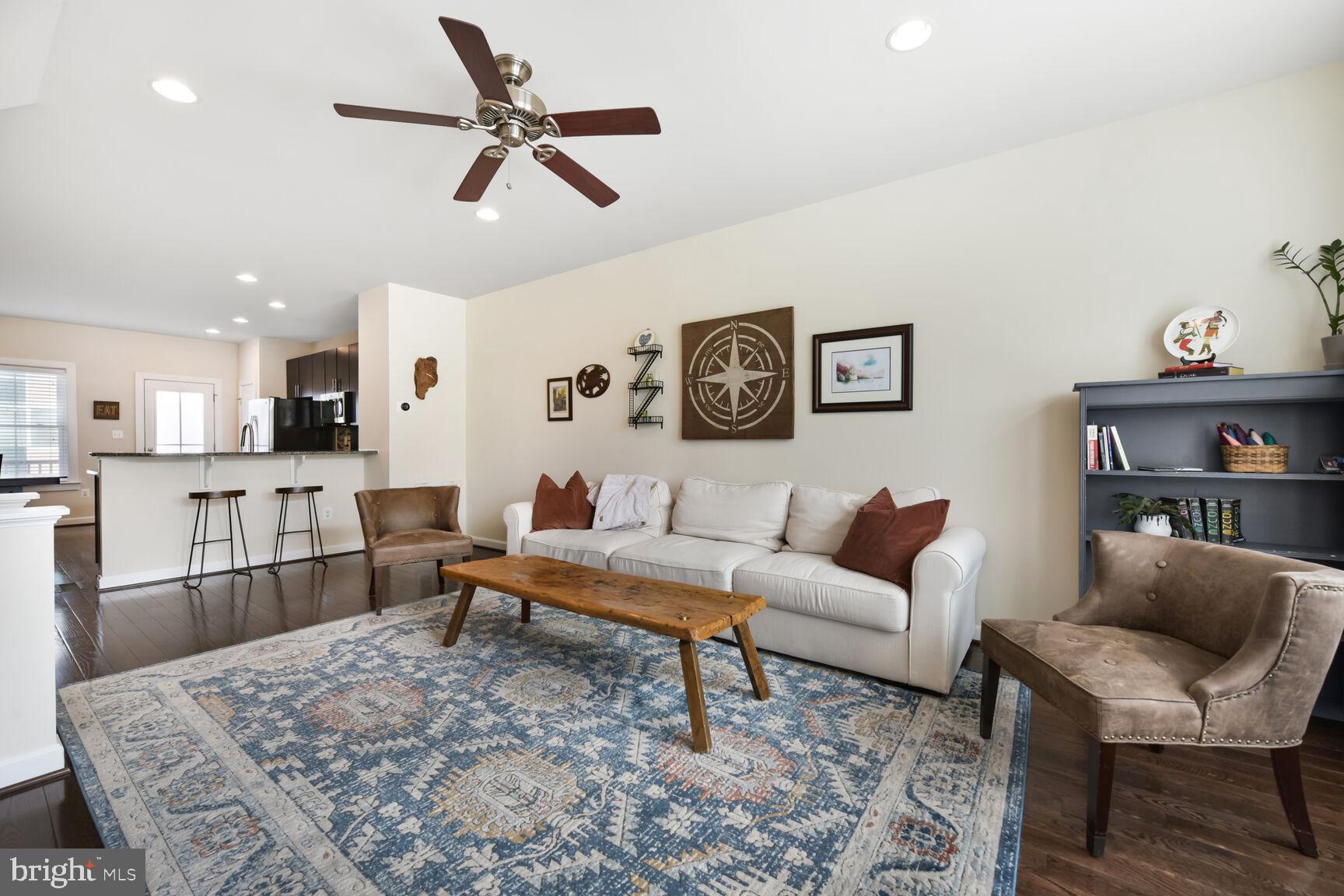 ONE LOUDOUN - Residential