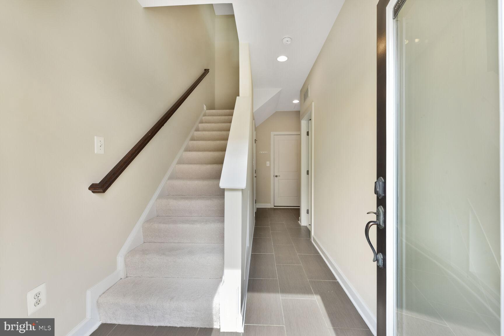 ONE LOUDOUN - Residential