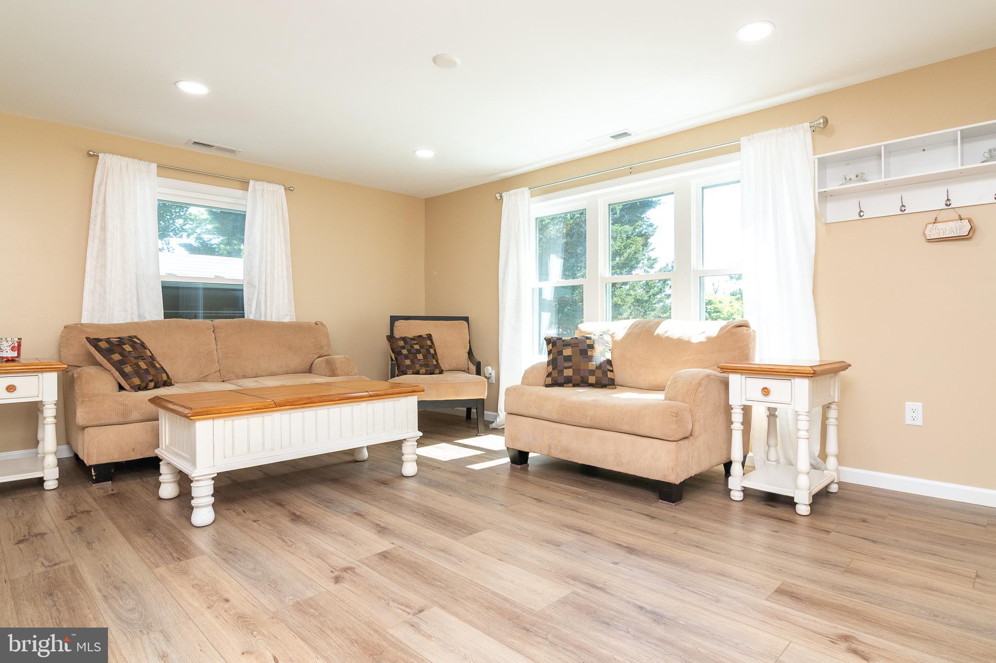 DENTON MANOR - Residential