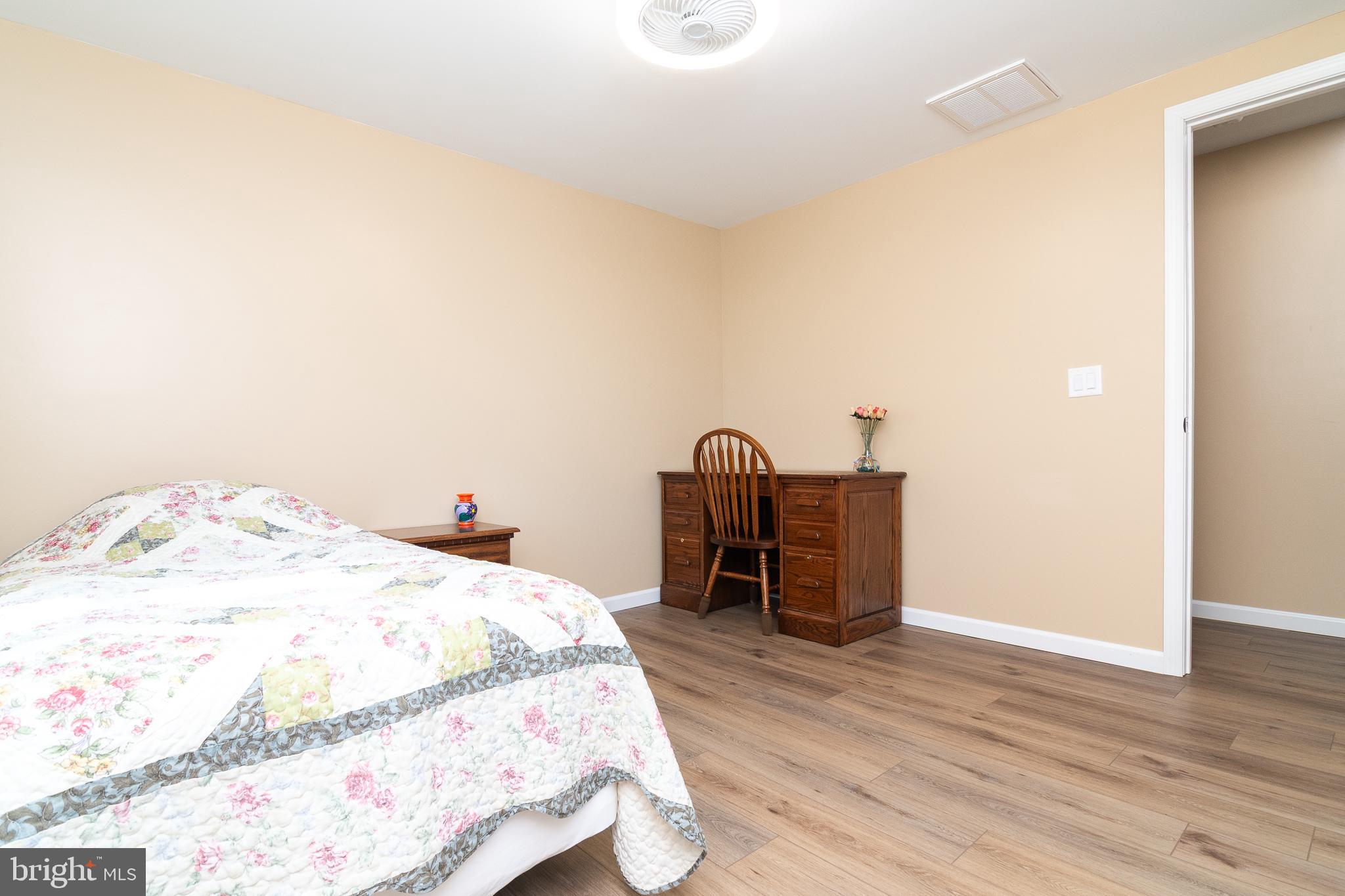 DENTON MANOR - Residential