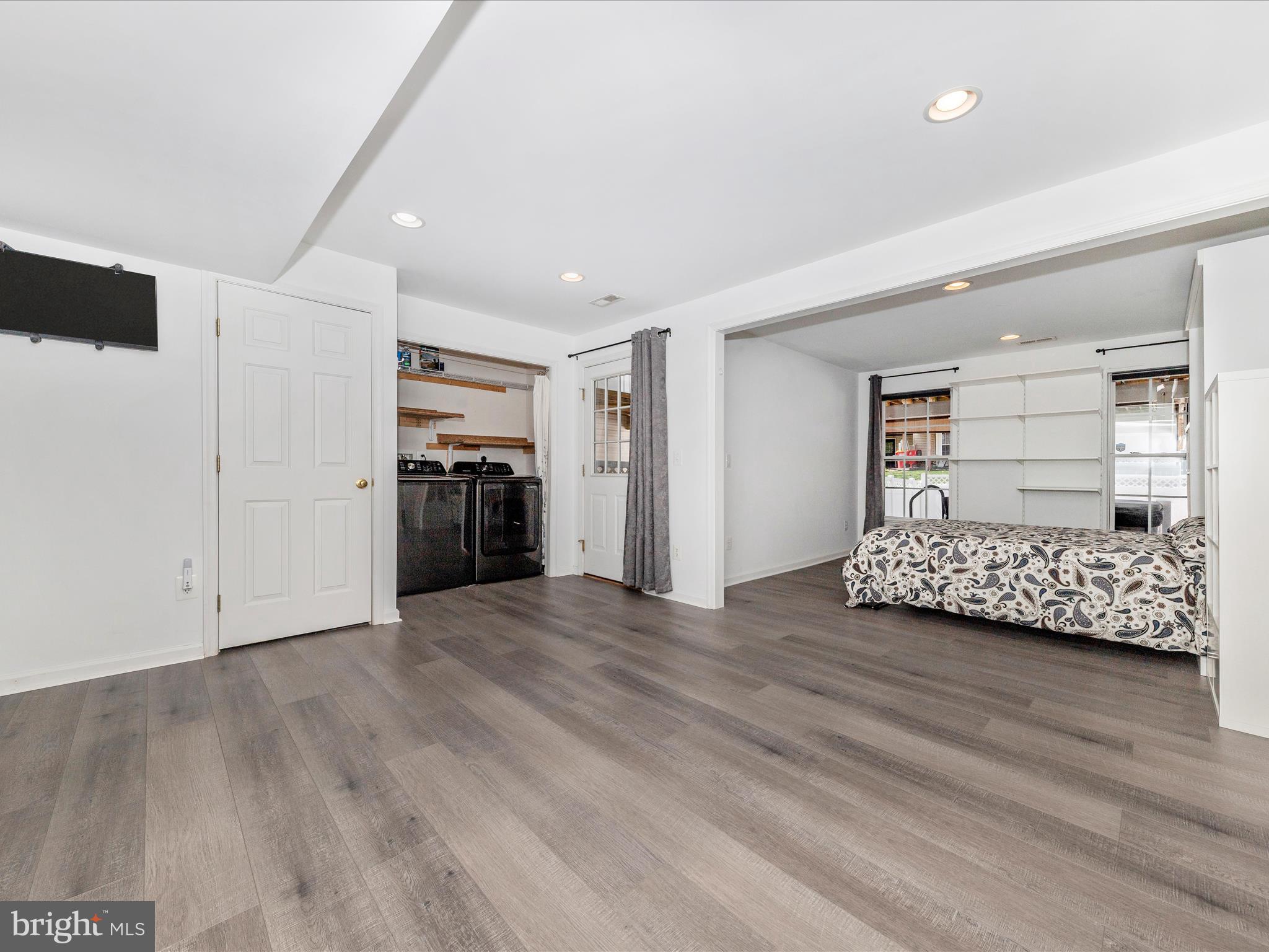 LAKELAND PLACE - Residential