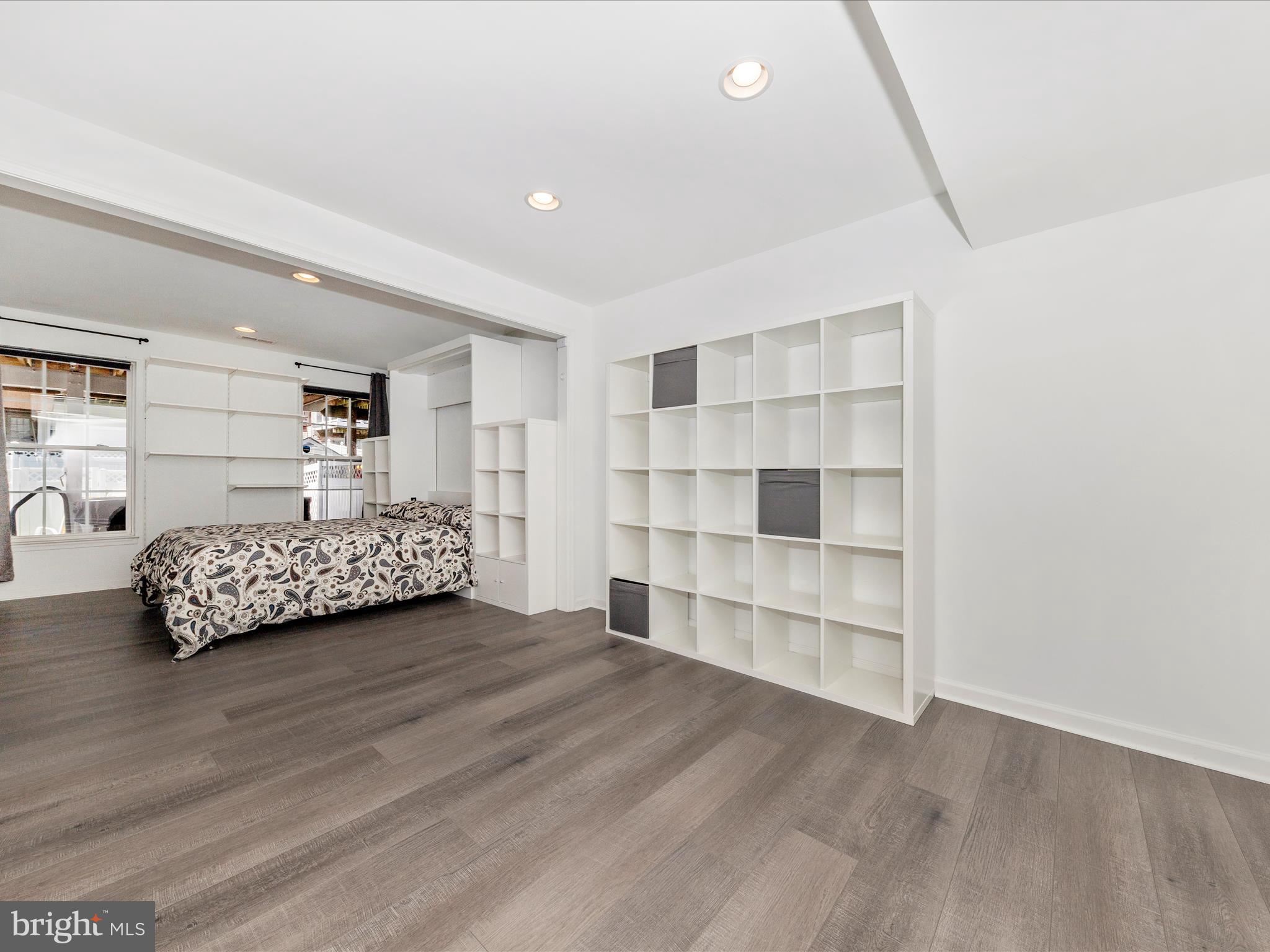 LAKELAND PLACE - Residential