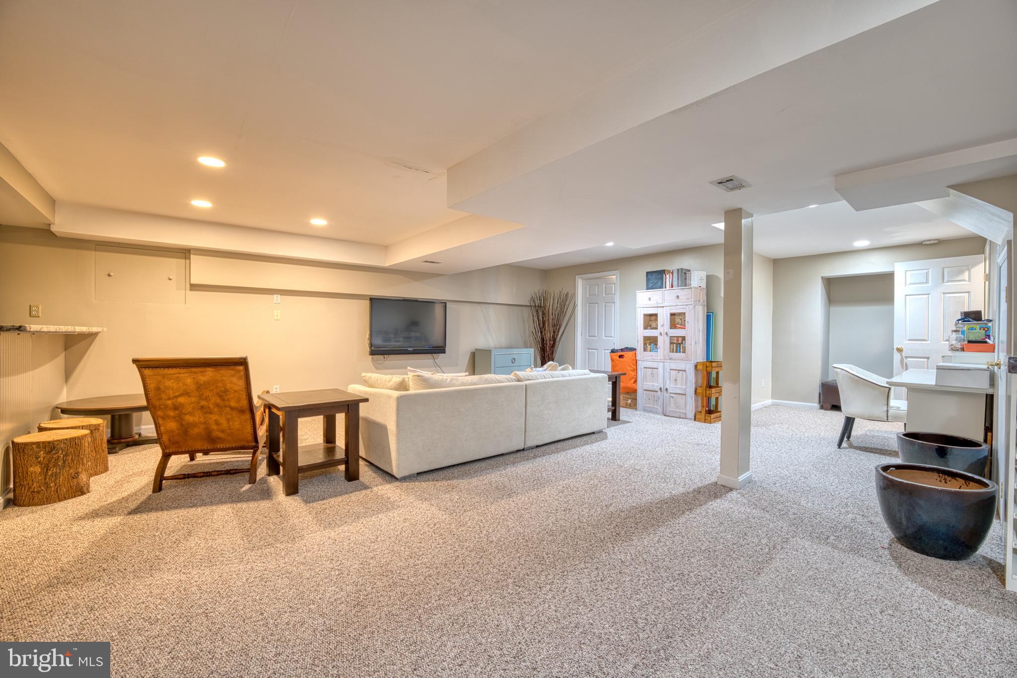 BLOODY POINT FARM - Residential