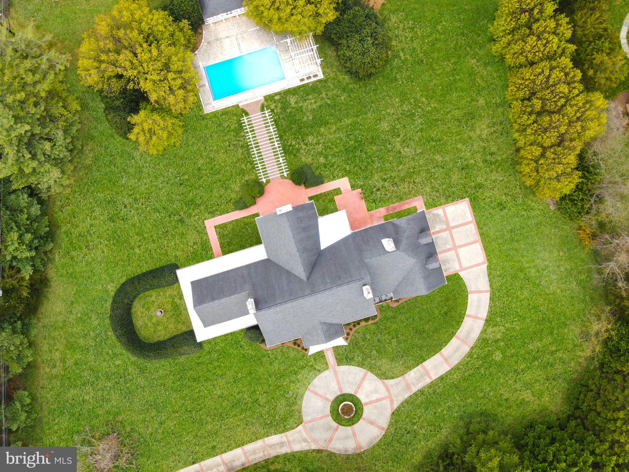 RIVER OAKS FARM - Residential