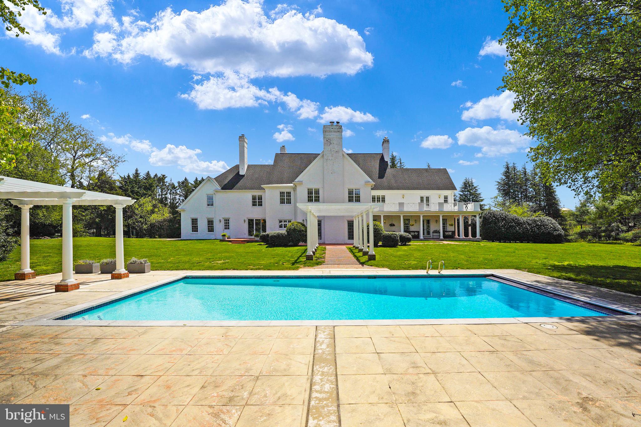 RIVER OAKS FARM - Residential