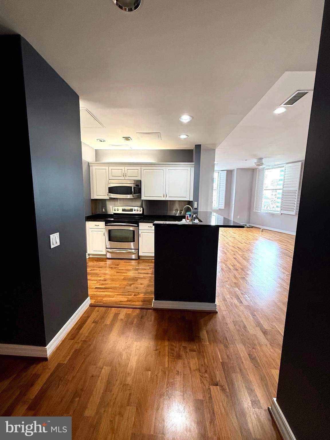 LOGAN SQUARE - Residential Lease