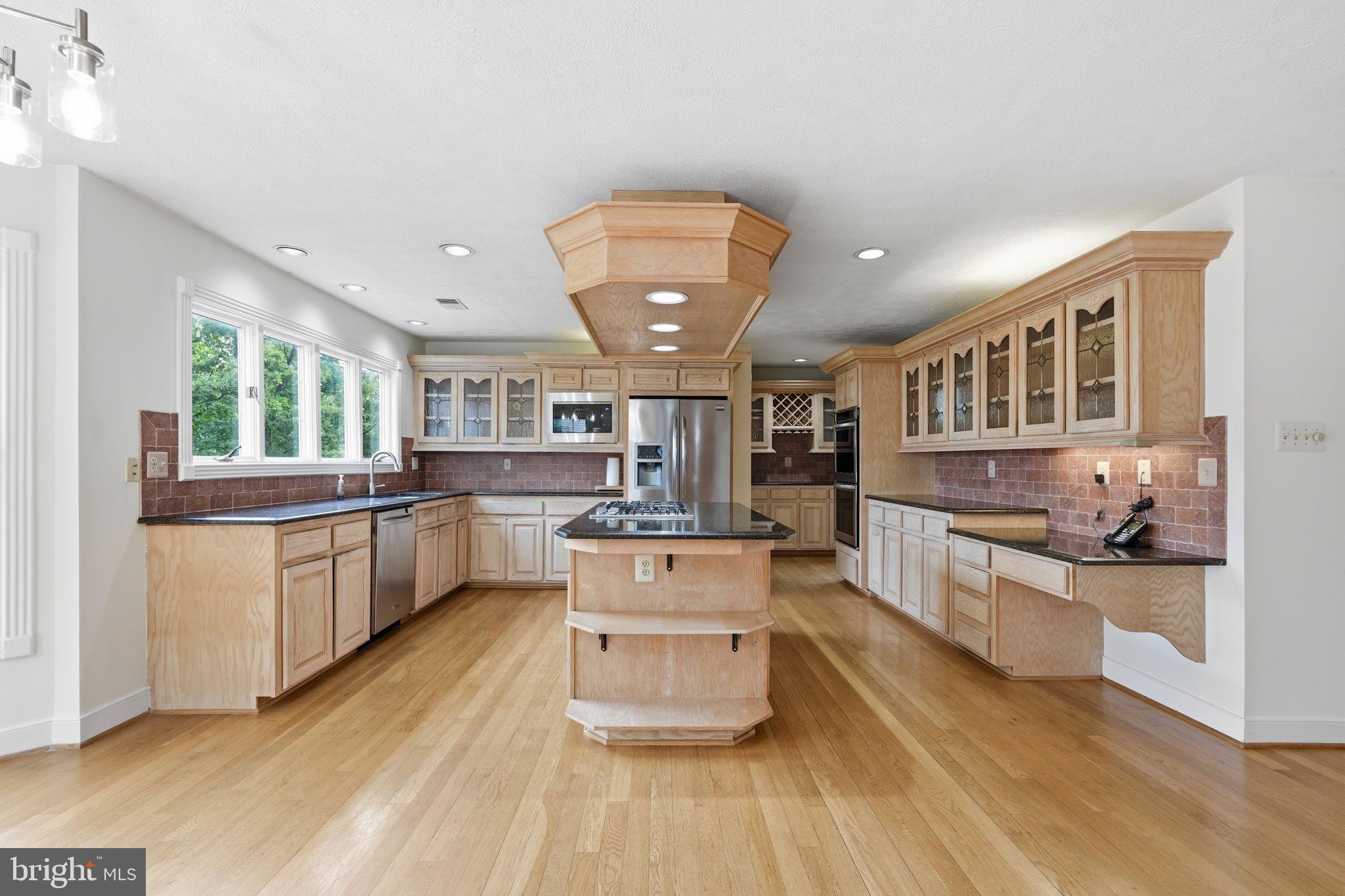 ASHBURN FARM - Residential
