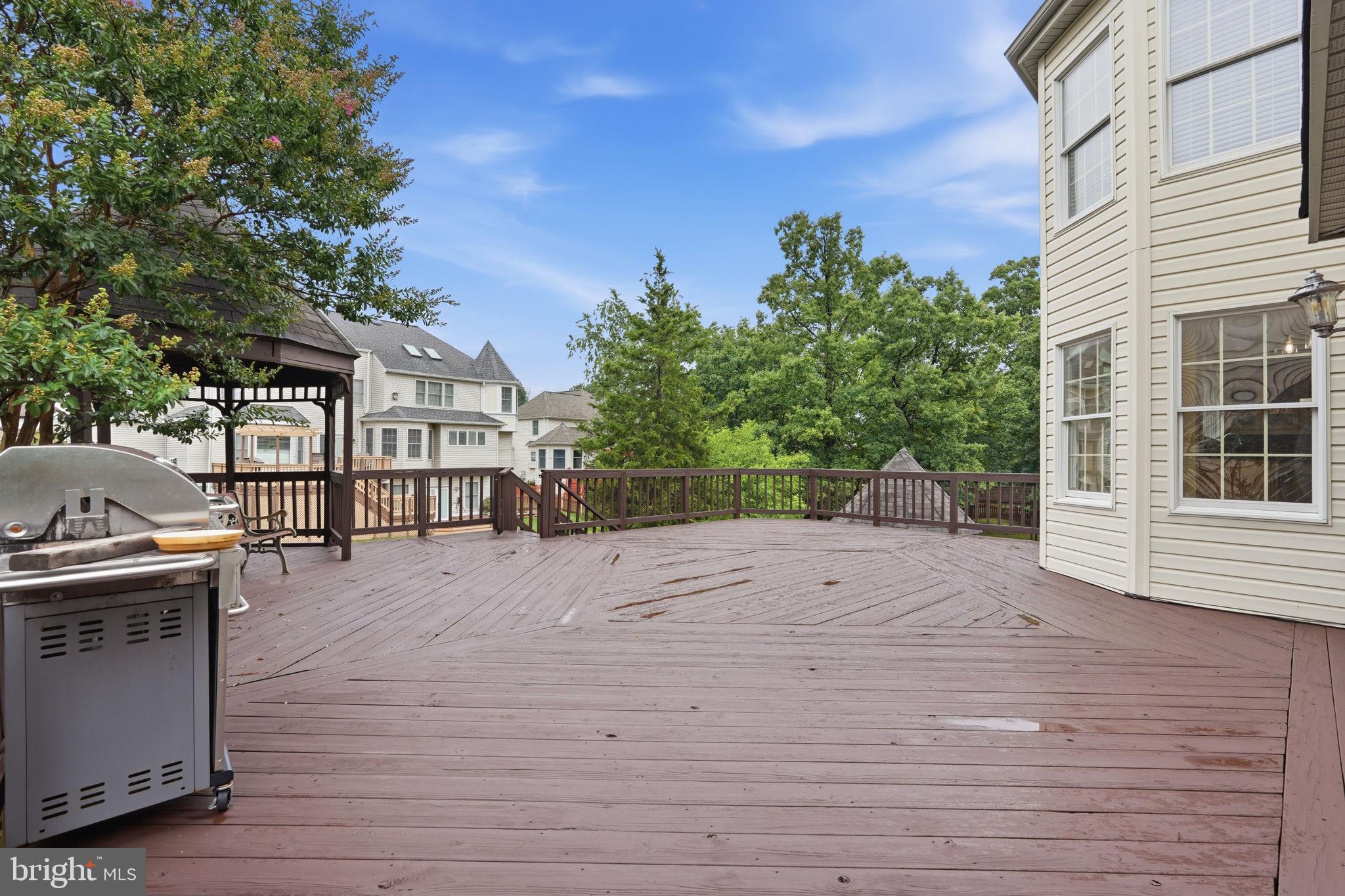 ASHBURN FARM - Residential