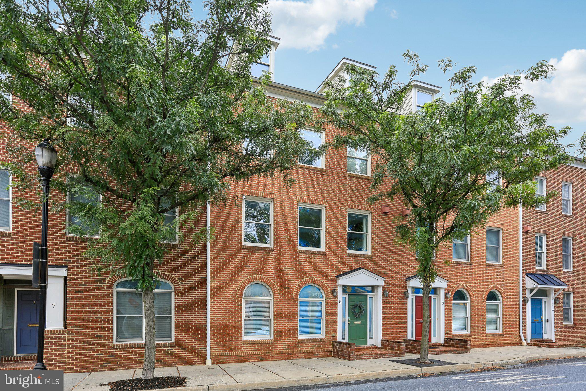 MARKET SQUARE - Residential