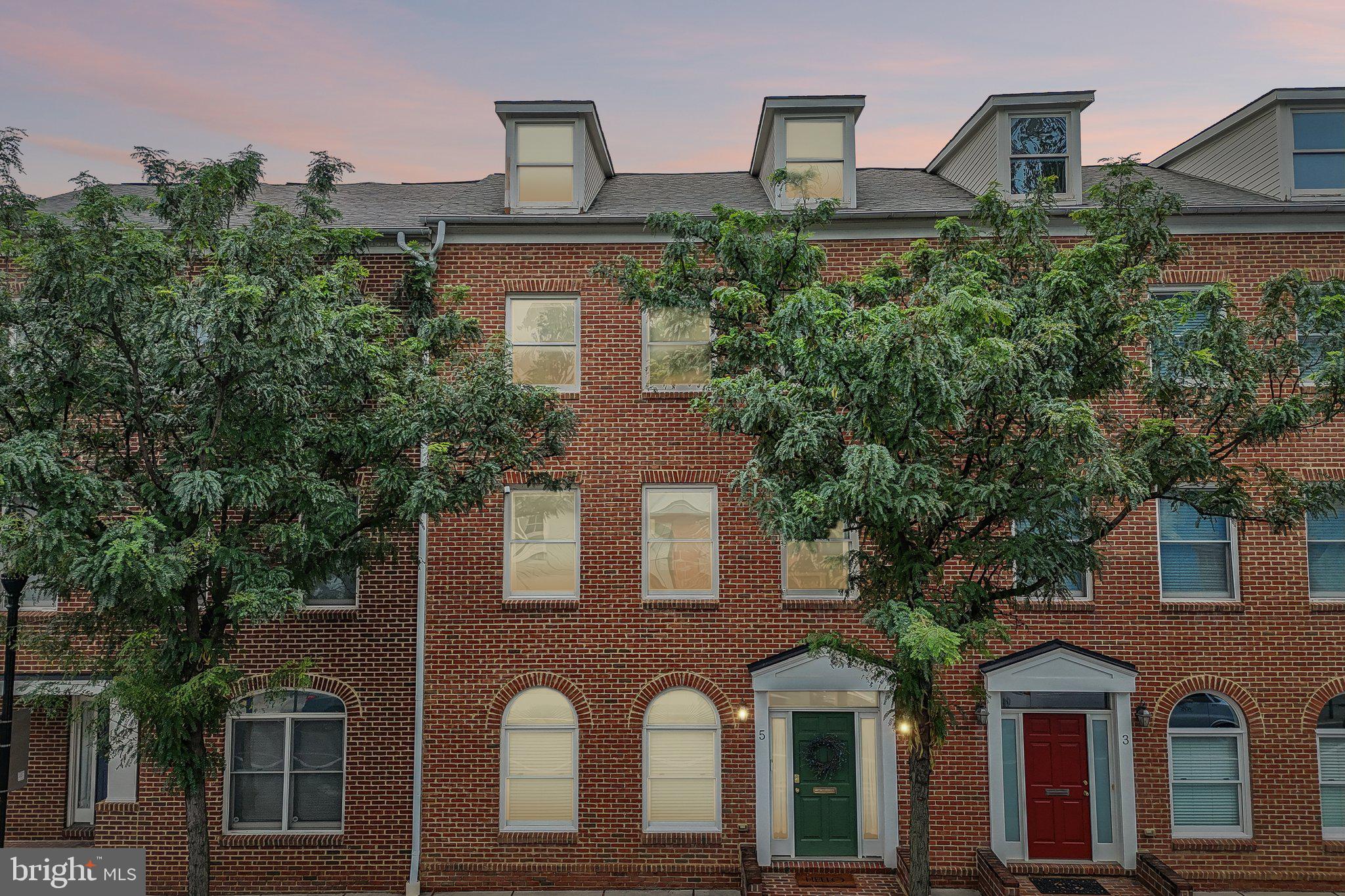 MARKET SQUARE - Residential