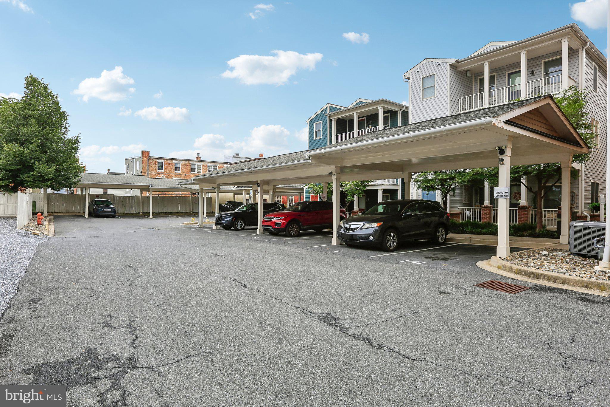 MARKET SQUARE - Residential