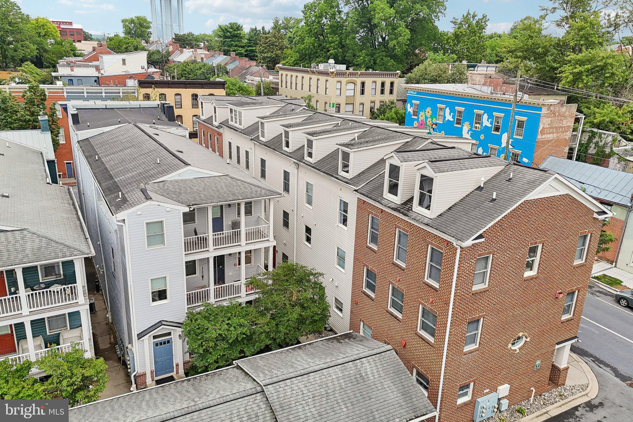 MARKET SQUARE - Residential