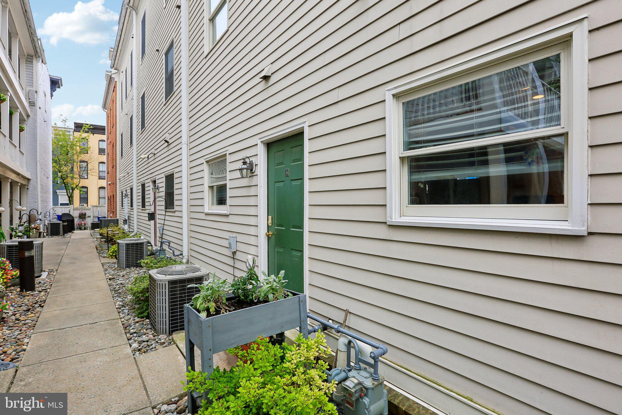 MARKET SQUARE - Residential