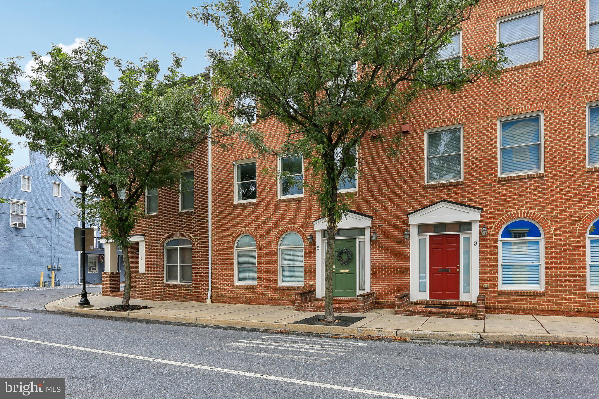 MARKET SQUARE - Residential