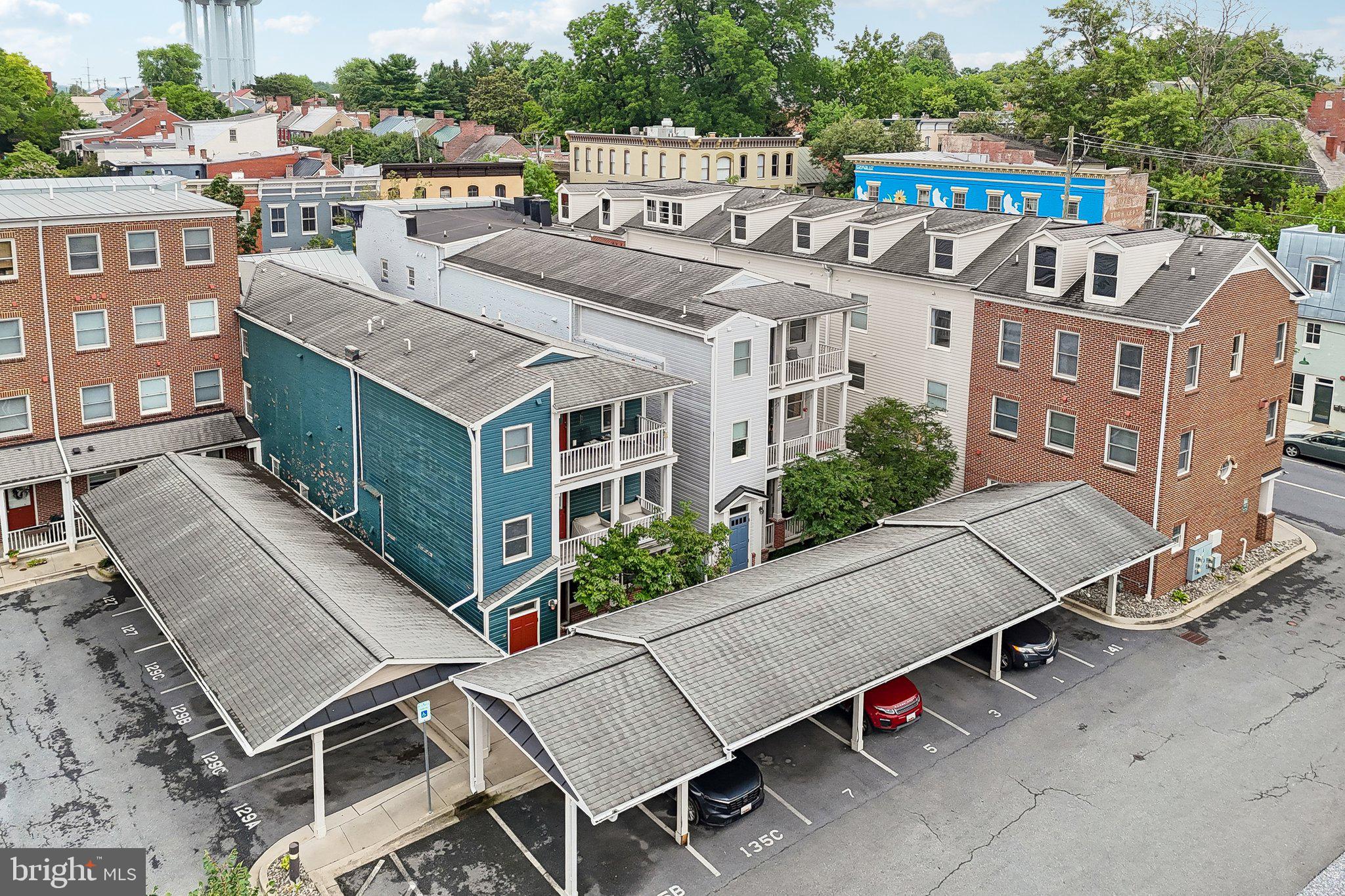 MARKET SQUARE - Residential