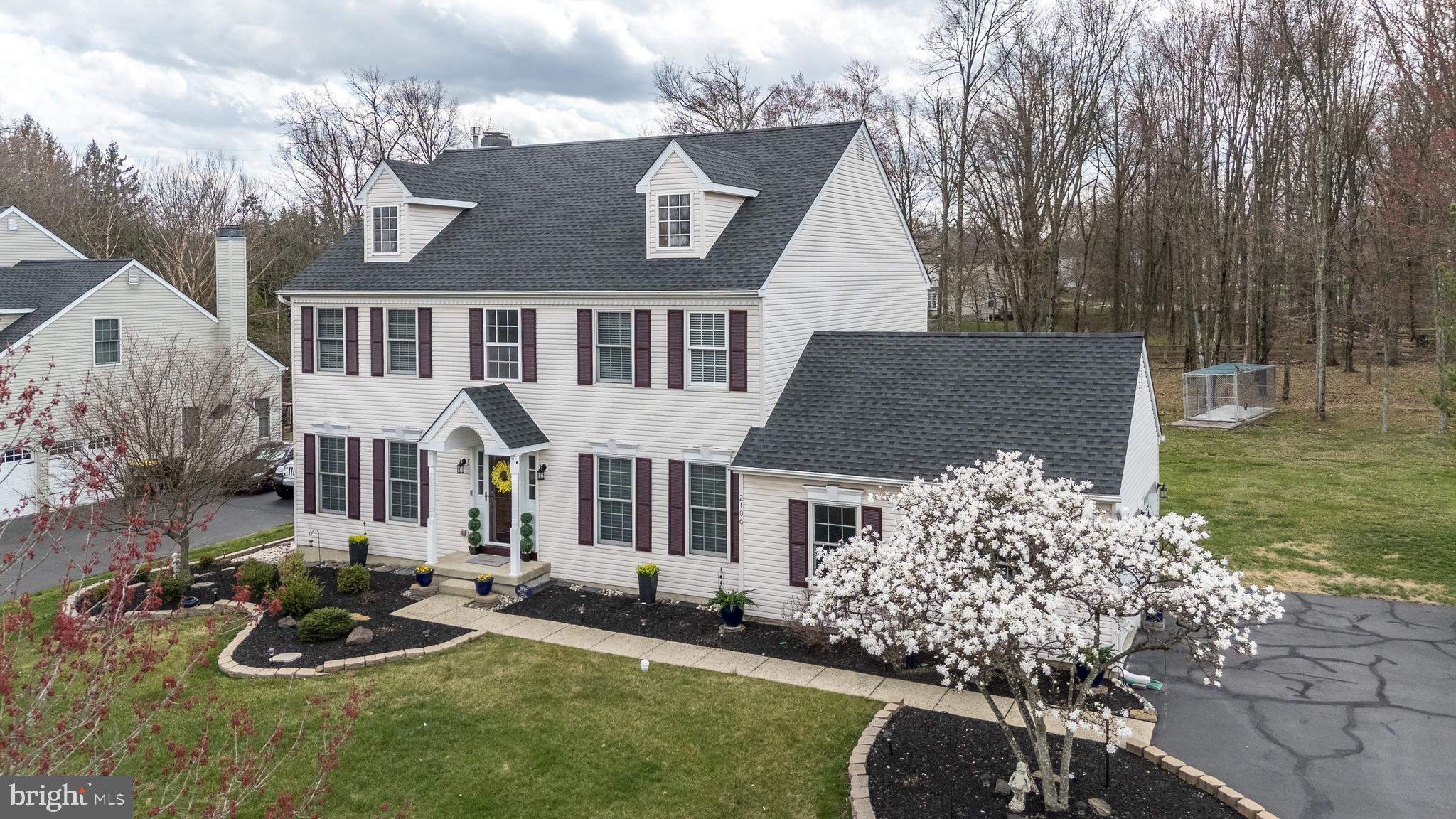 MONTGOMERY HOLLOW - Residential