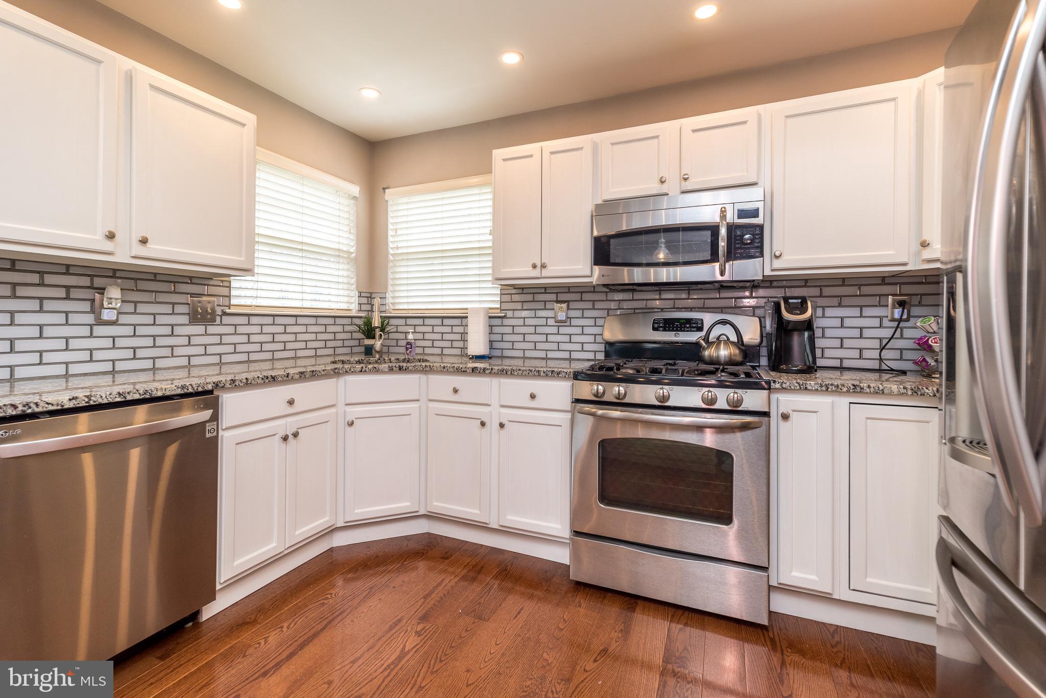 MONTGOMERY HOLLOW - Residential