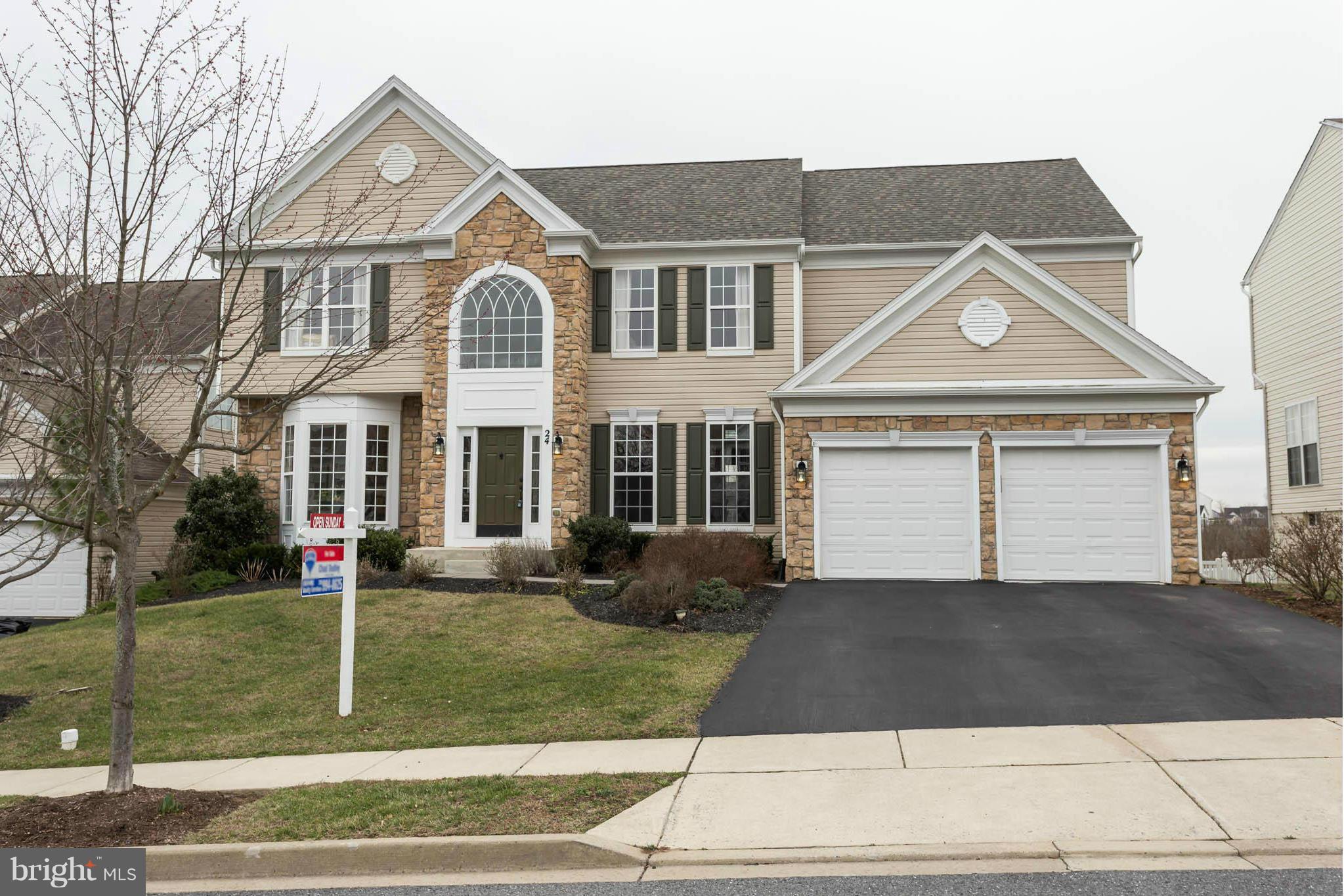 GORGEOUS 5 BEDROOM, 4.5 BATH LARGEST MODEL IN GALYN MANOR(OVER 5,000 SQUARE FEET). COMPLETELY RENOVATED & REMODELED IN 2014. GOURMET KITCHEN WITH GRANITE COUNTERS, STAINLESS KITCHEN AID APPLIANCES AND CUSTOM CABINETS. LARGE MASTER SUITE FEATURES SITTING ROOM, SPACIOUS BATHROOM W/ DOUBLE SHOWERHEADS. NEW ROOF, HARDWOODS, CARPET, PAINT IN 2014. OPEN SUNDAY(3/12) 1-4 PM