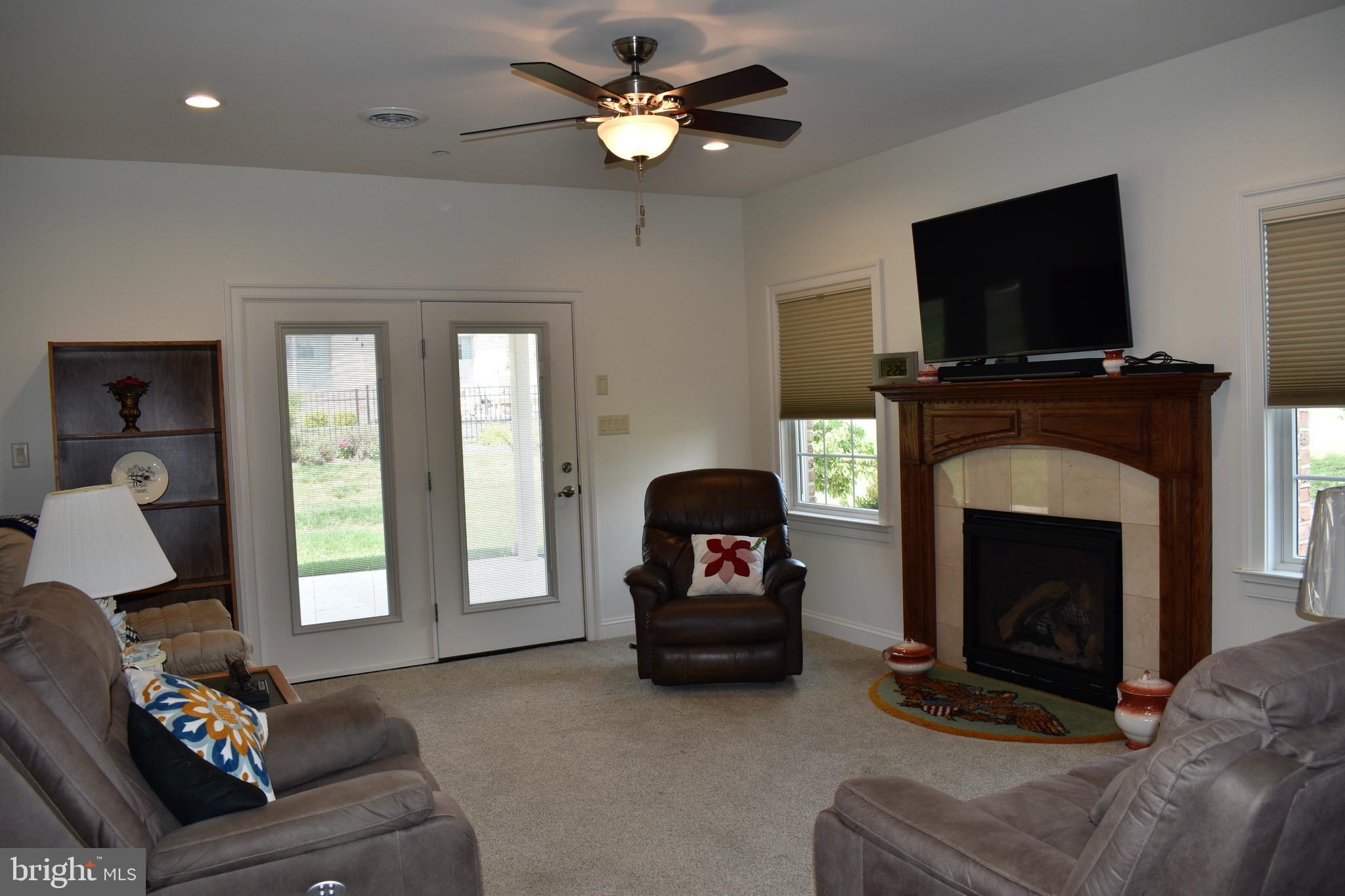 EMERALD POINTE - Residential