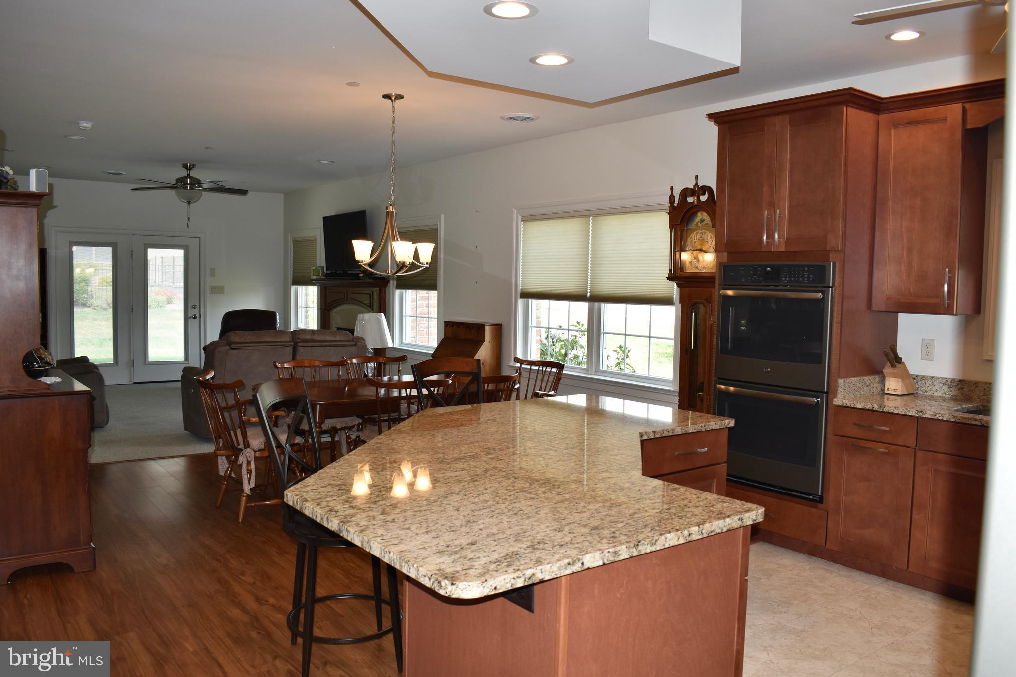 EMERALD POINTE - Residential