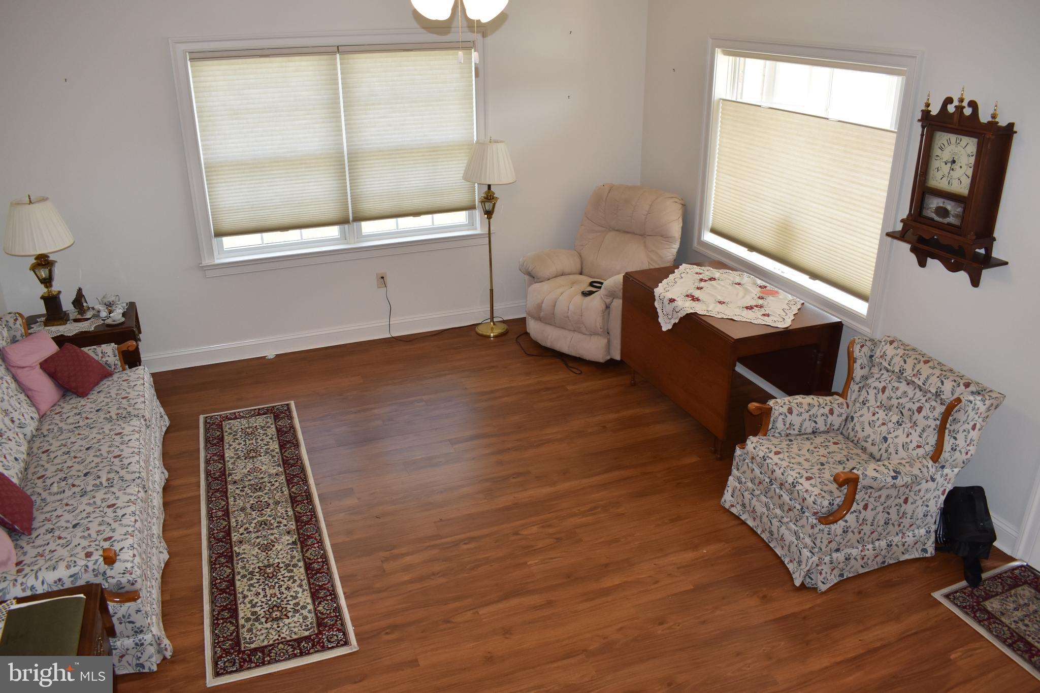 EMERALD POINTE - Residential