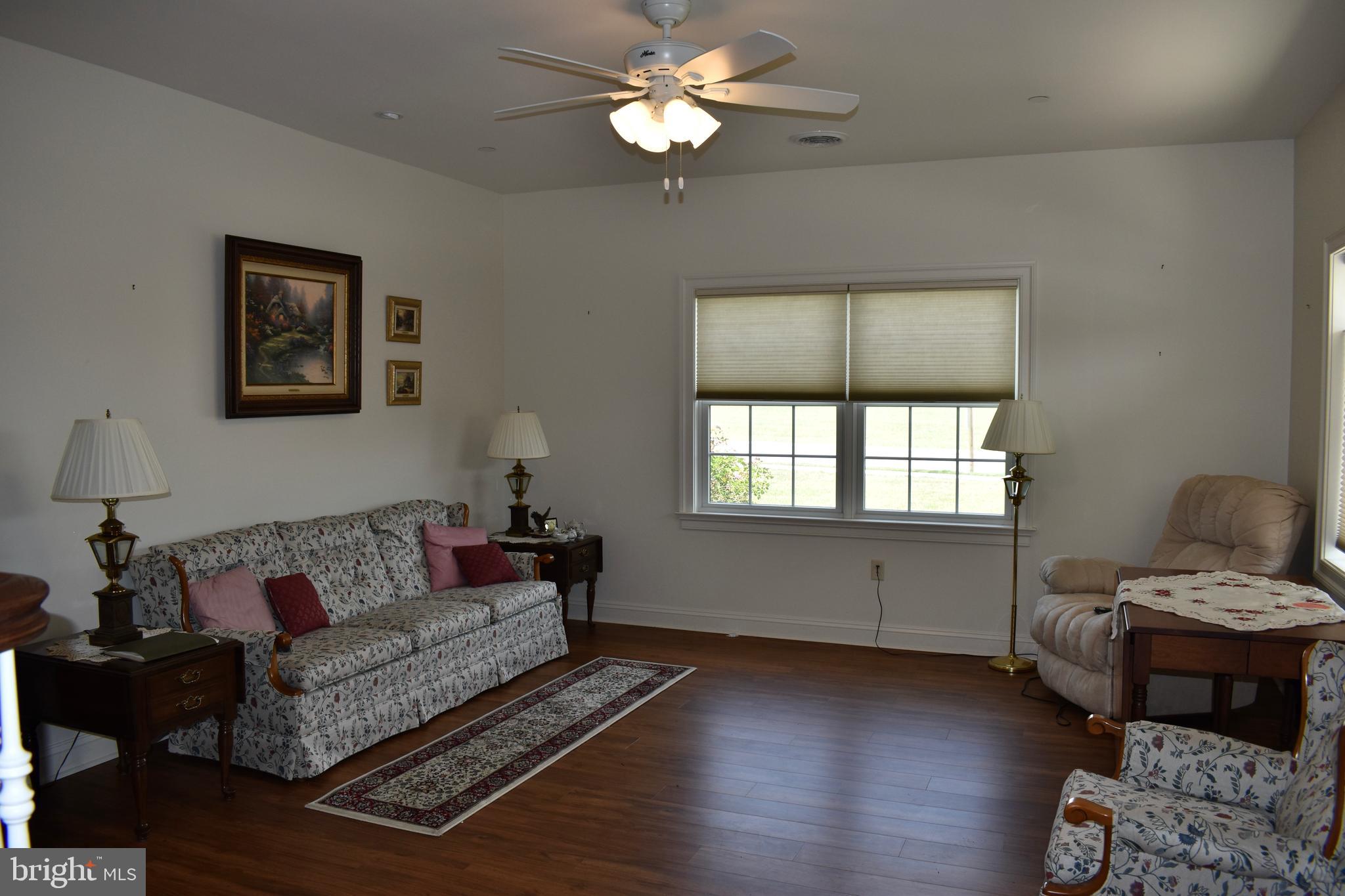 EMERALD POINTE - Residential