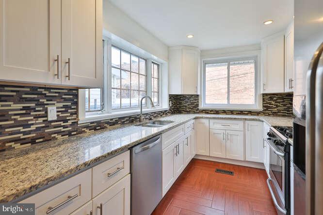PORT RICHMOND - Residential