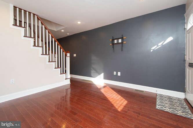 PORT RICHMOND - Residential