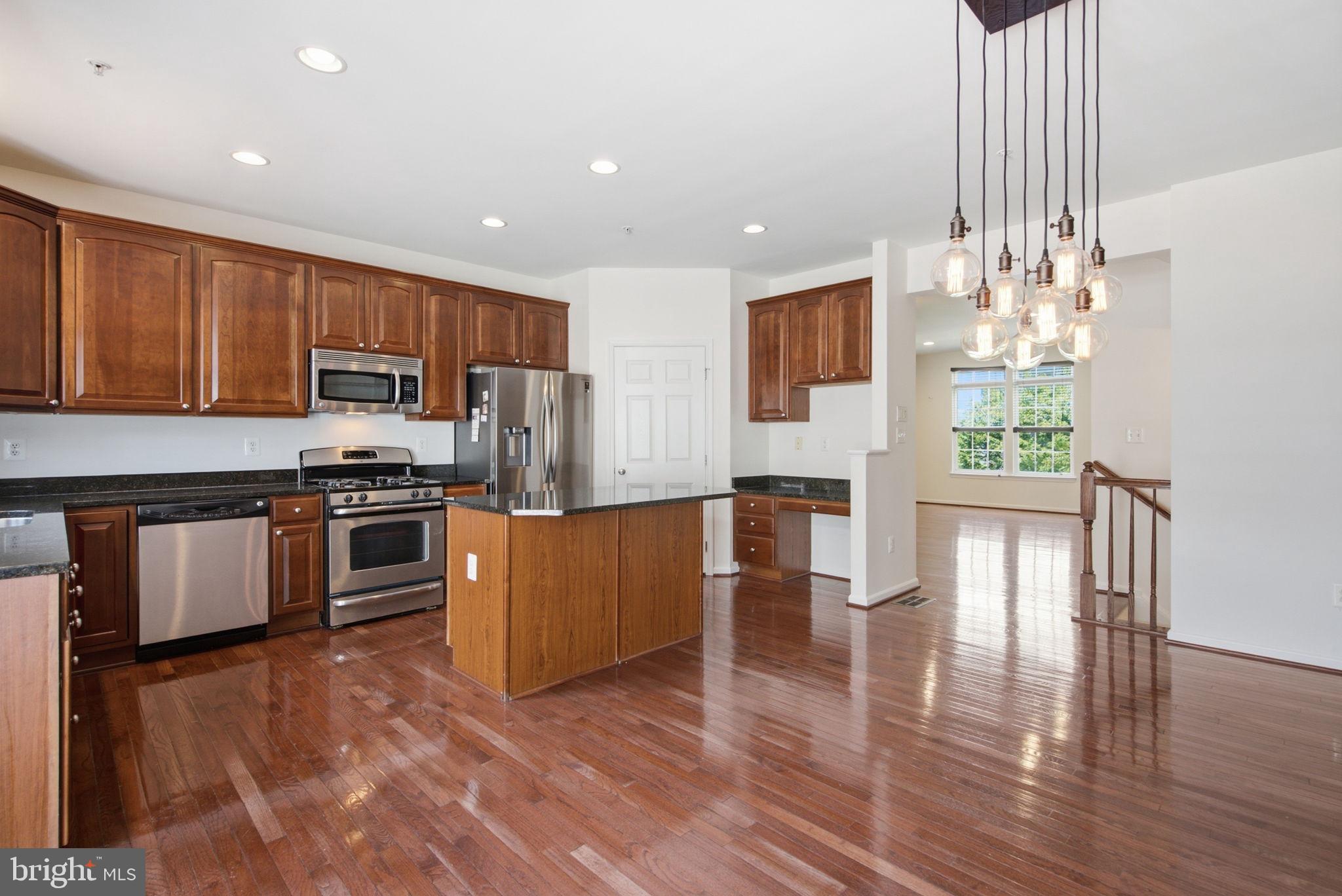 BELMONT STATION - Residential