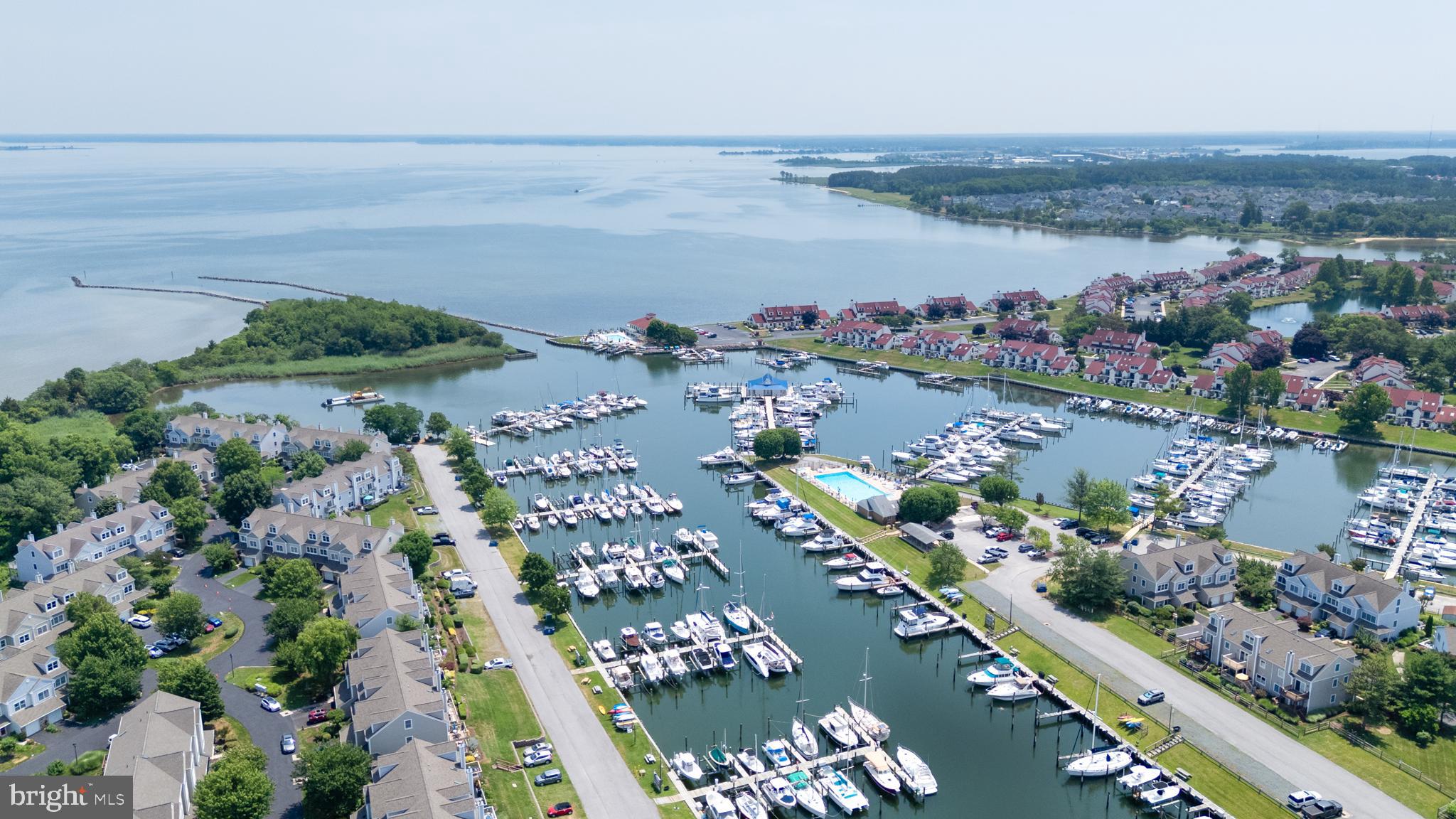 CASTLE MARINA - Residential