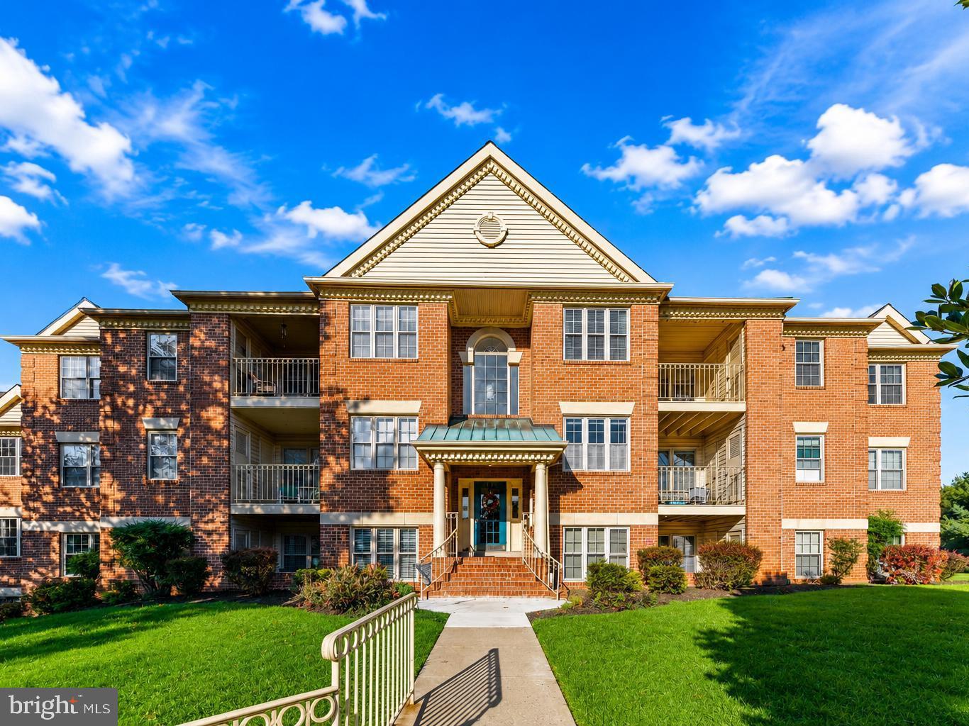 POND CONDOMINIUMS - Residential