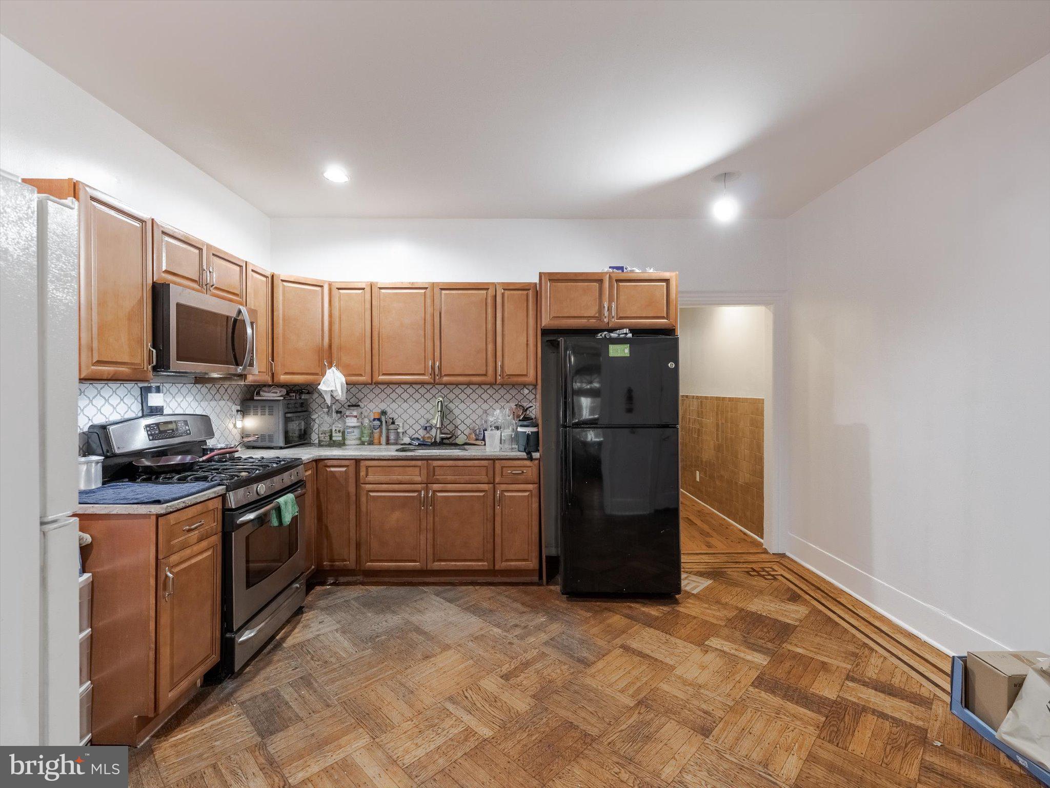 WALNUT HILL - Residential