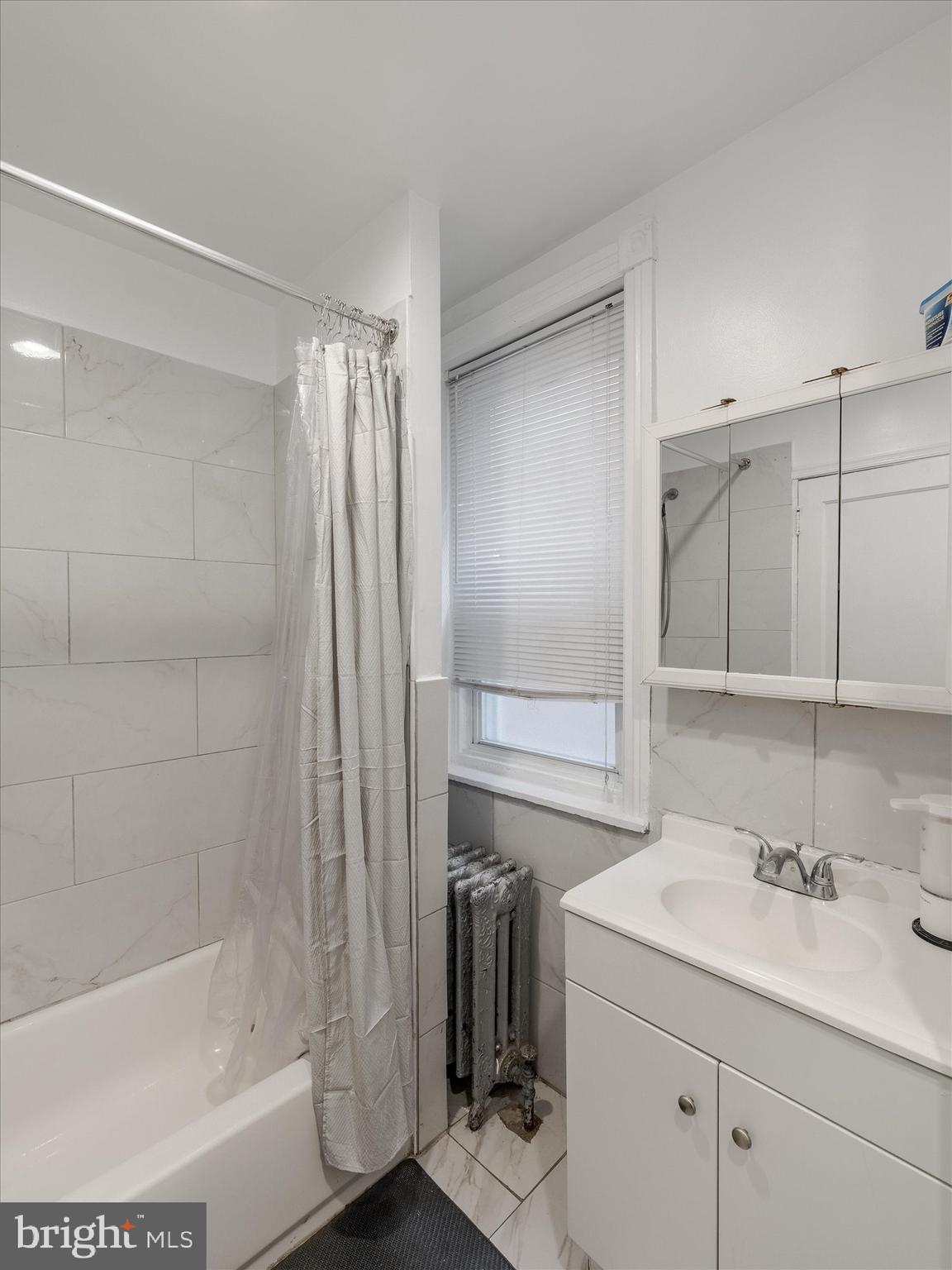 WALNUT HILL - Residential