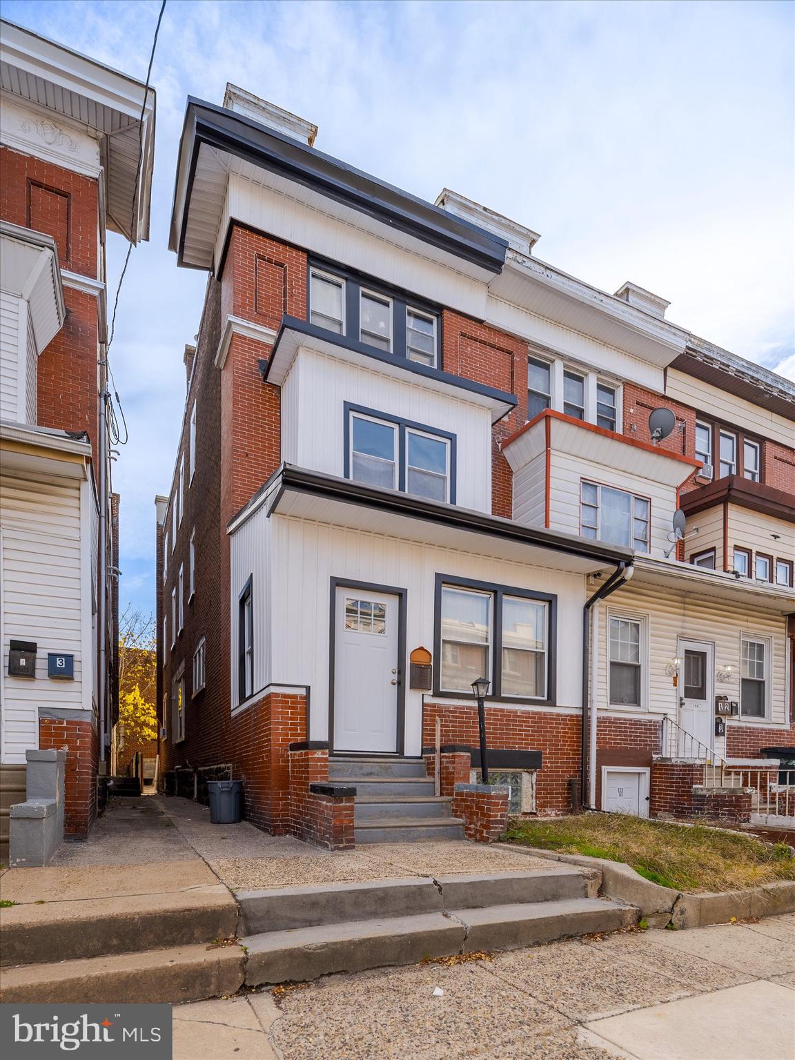 WALNUT HILL - Residential