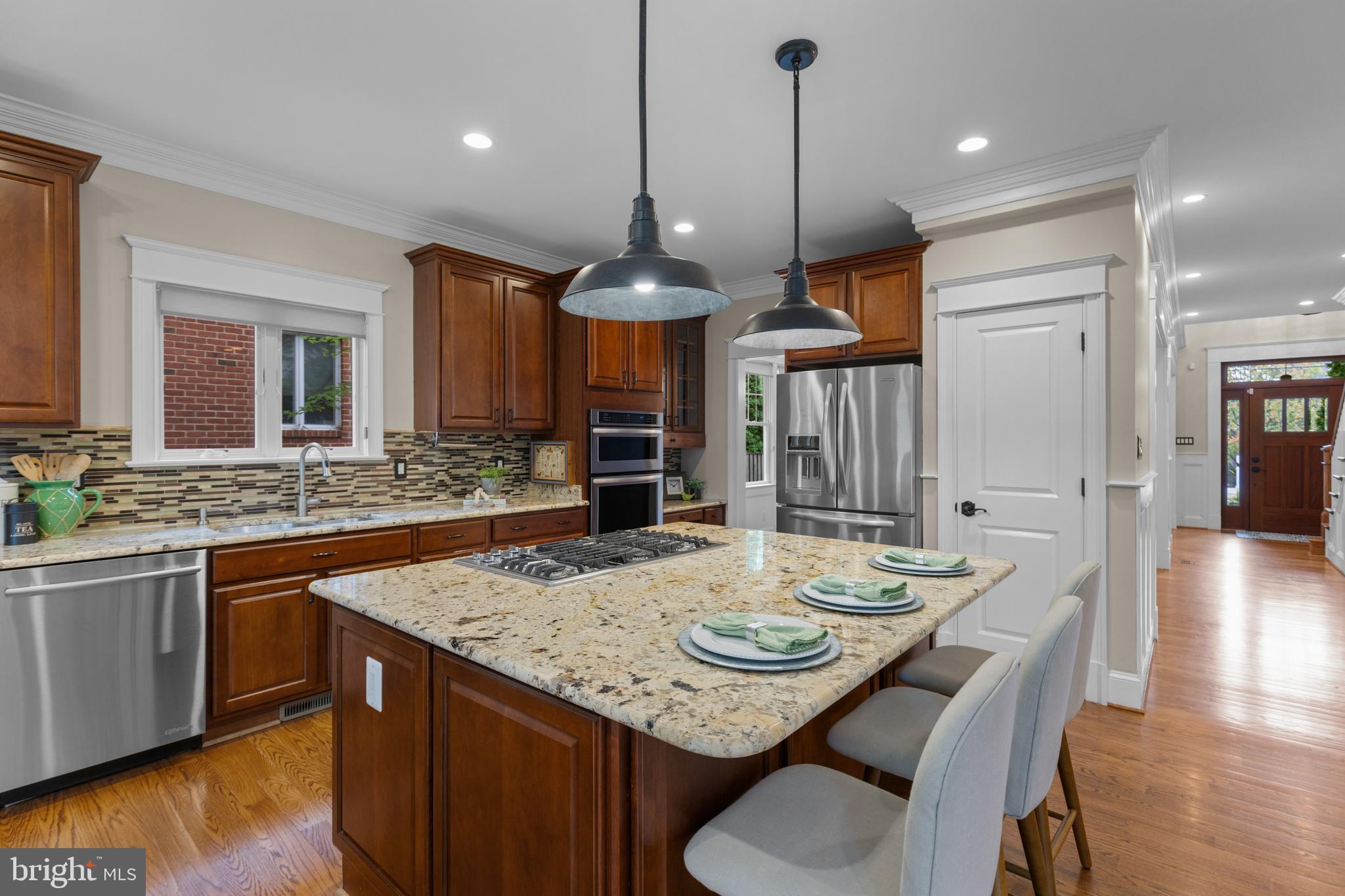 COUNTRY CLUB - Residential