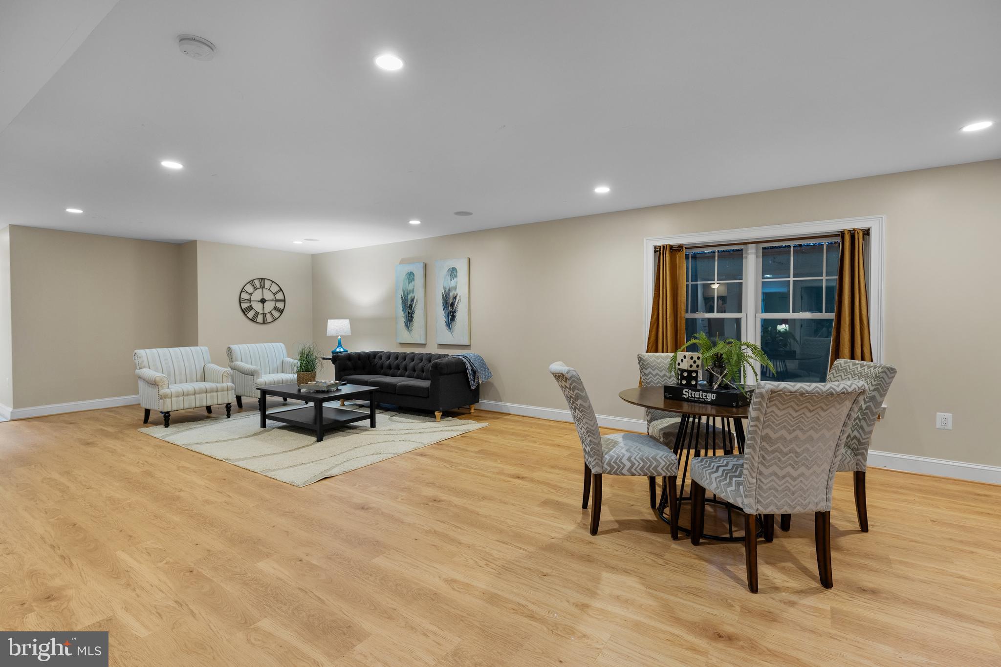 COUNTRY CLUB - Residential