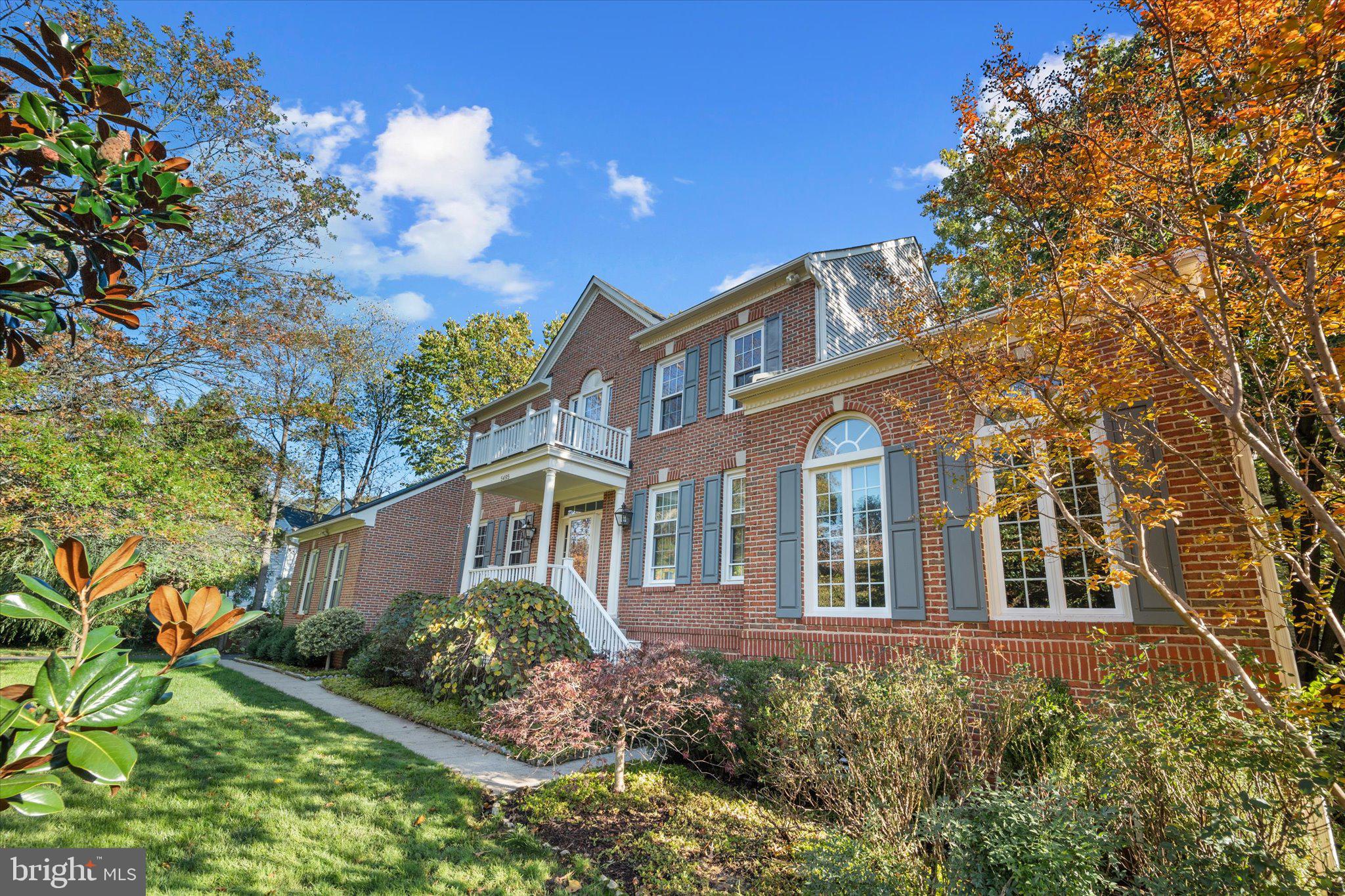 ROCKPOINTE - Residential