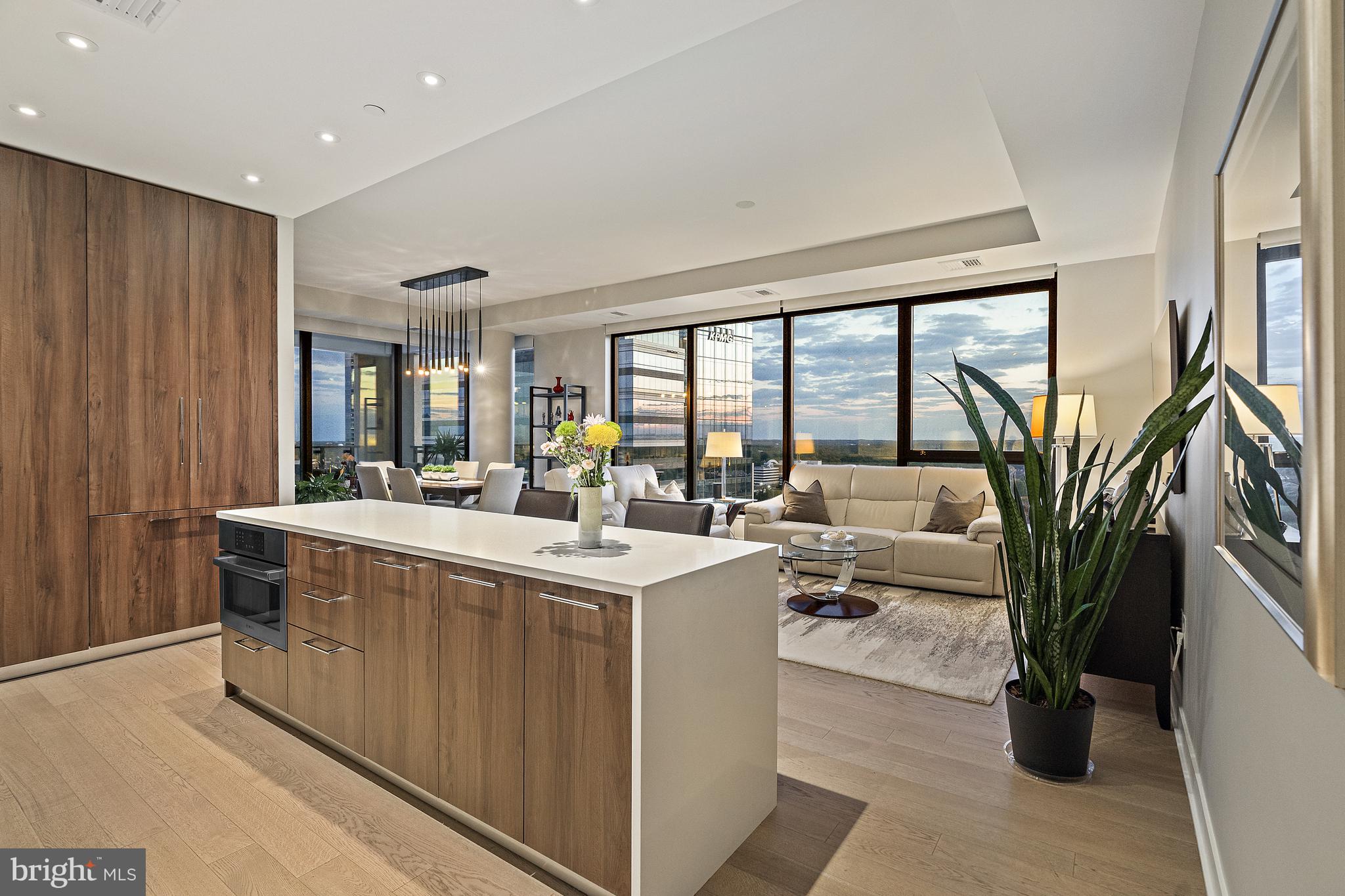 THE VERSE CONDO - Residential