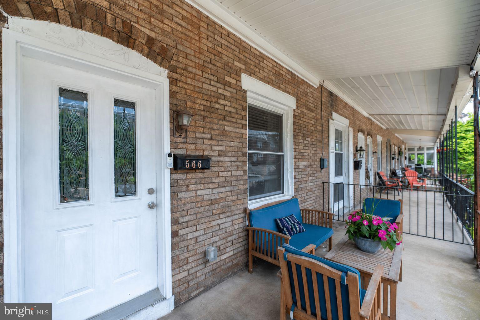 ROXBOROUGH - Residential