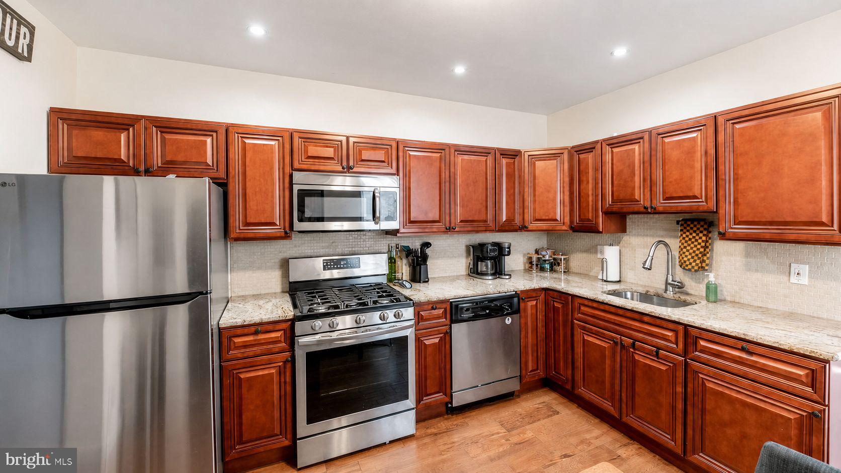 ROXBOROUGH - Residential