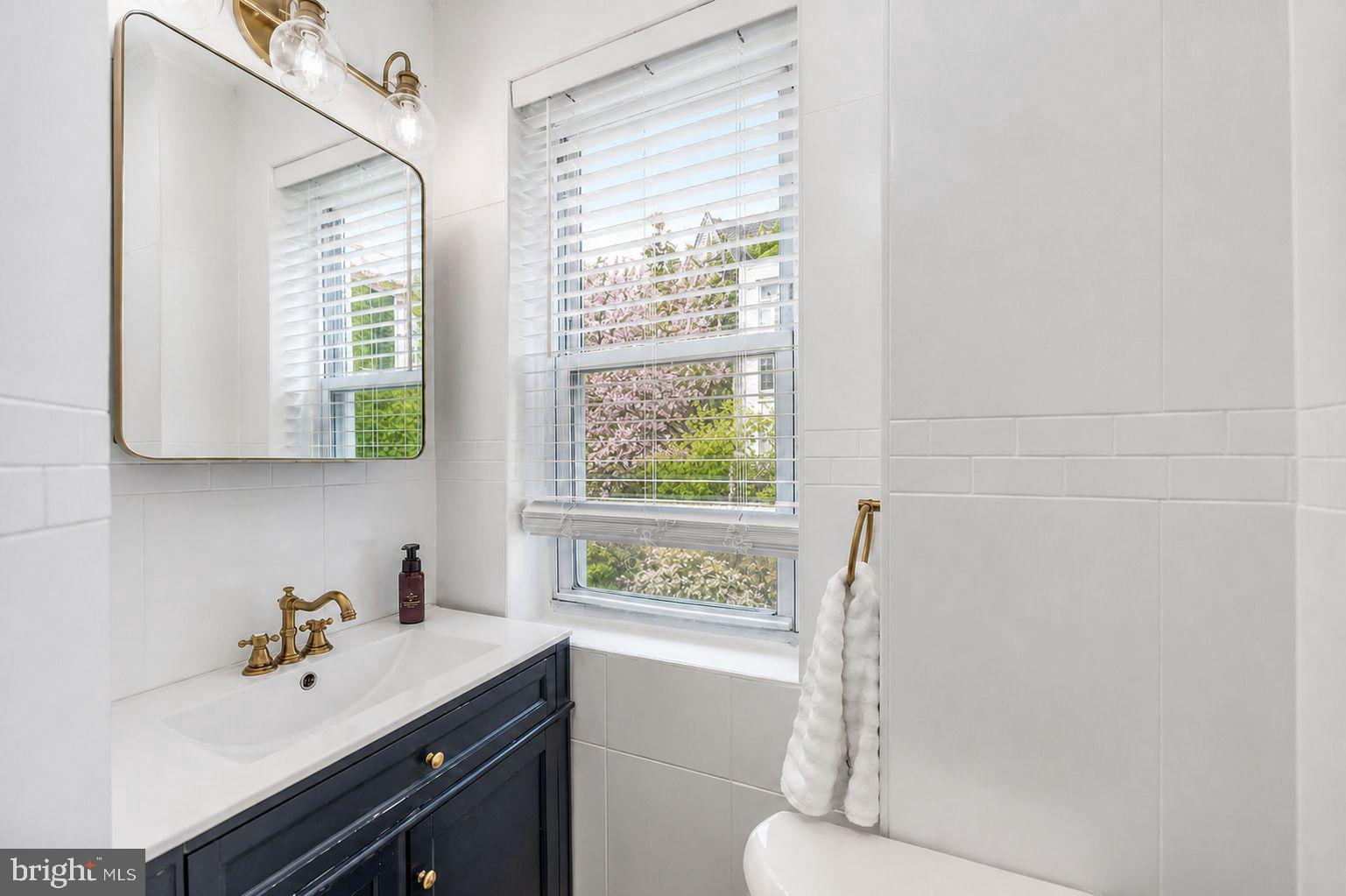 ROXBOROUGH - Residential