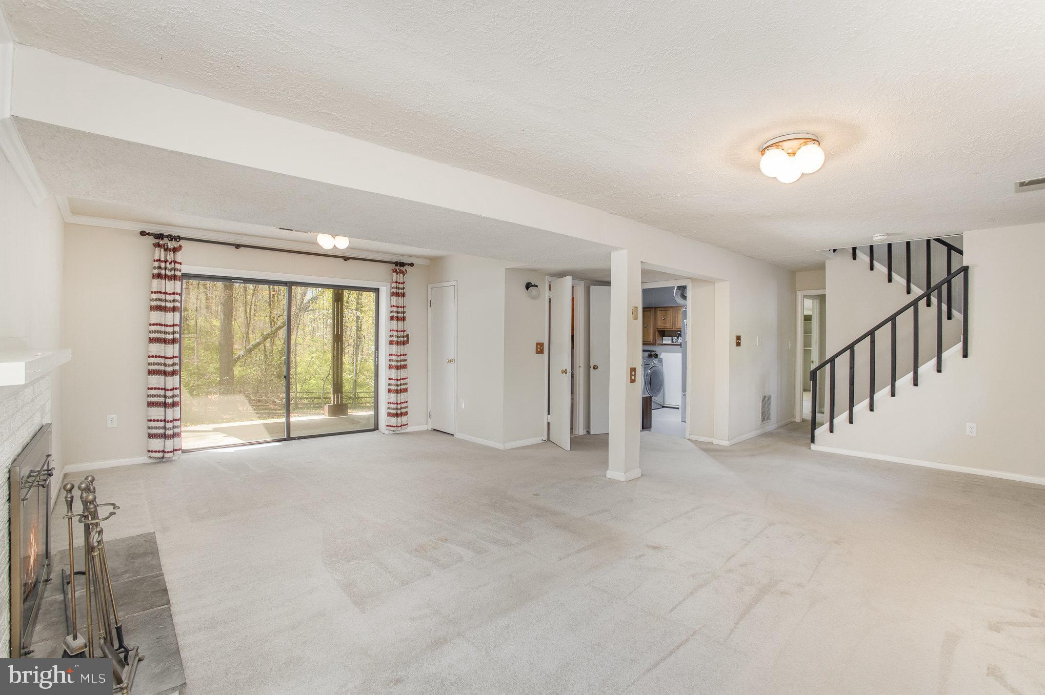 FEATHERSTONE TERRACE - Residential