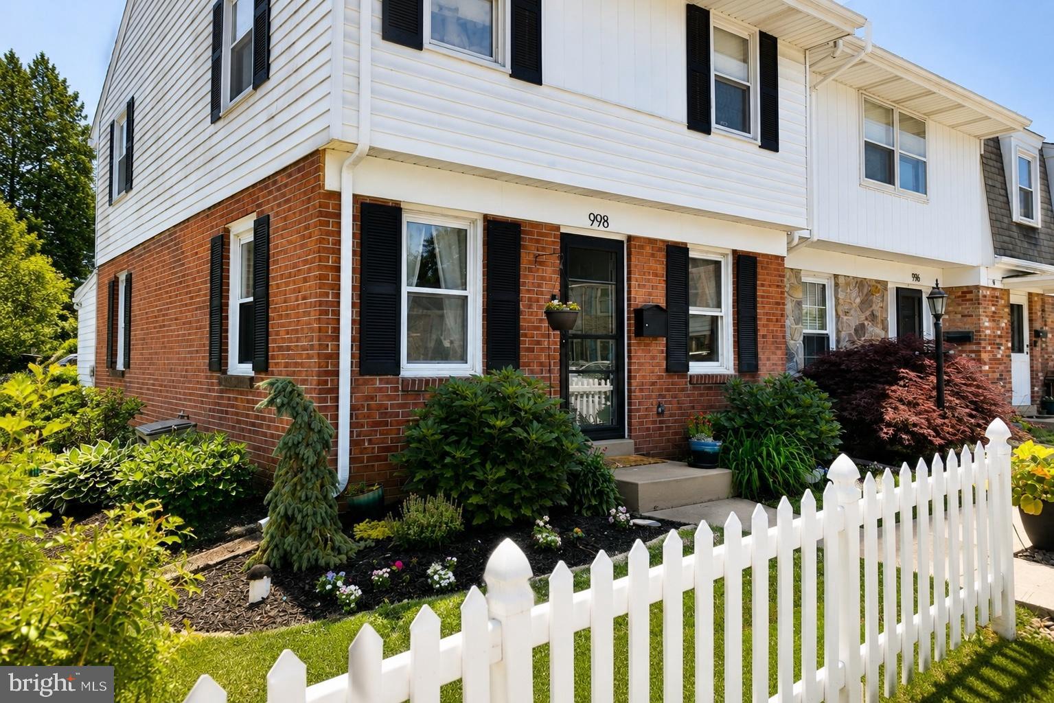 Welcome to 998 E. Maple Street, Lebanon! This well-maintained 2-story corner townhouse offers 3 bedrooms, 2 full bathrooms, and a finished basement providing additional living space for entertaining, a home office, or recreation. The spacious eat-in kitchen features ample cabinetry and room for family gatherings in the formal dining room. Situated on a beautifully manicured corner lot, this home offers great curb appeal and outdoor enjoyment. Conveniently located near shopping, dining, parks, and major routes, this move-in-ready property combines comfort, space, and convenience.