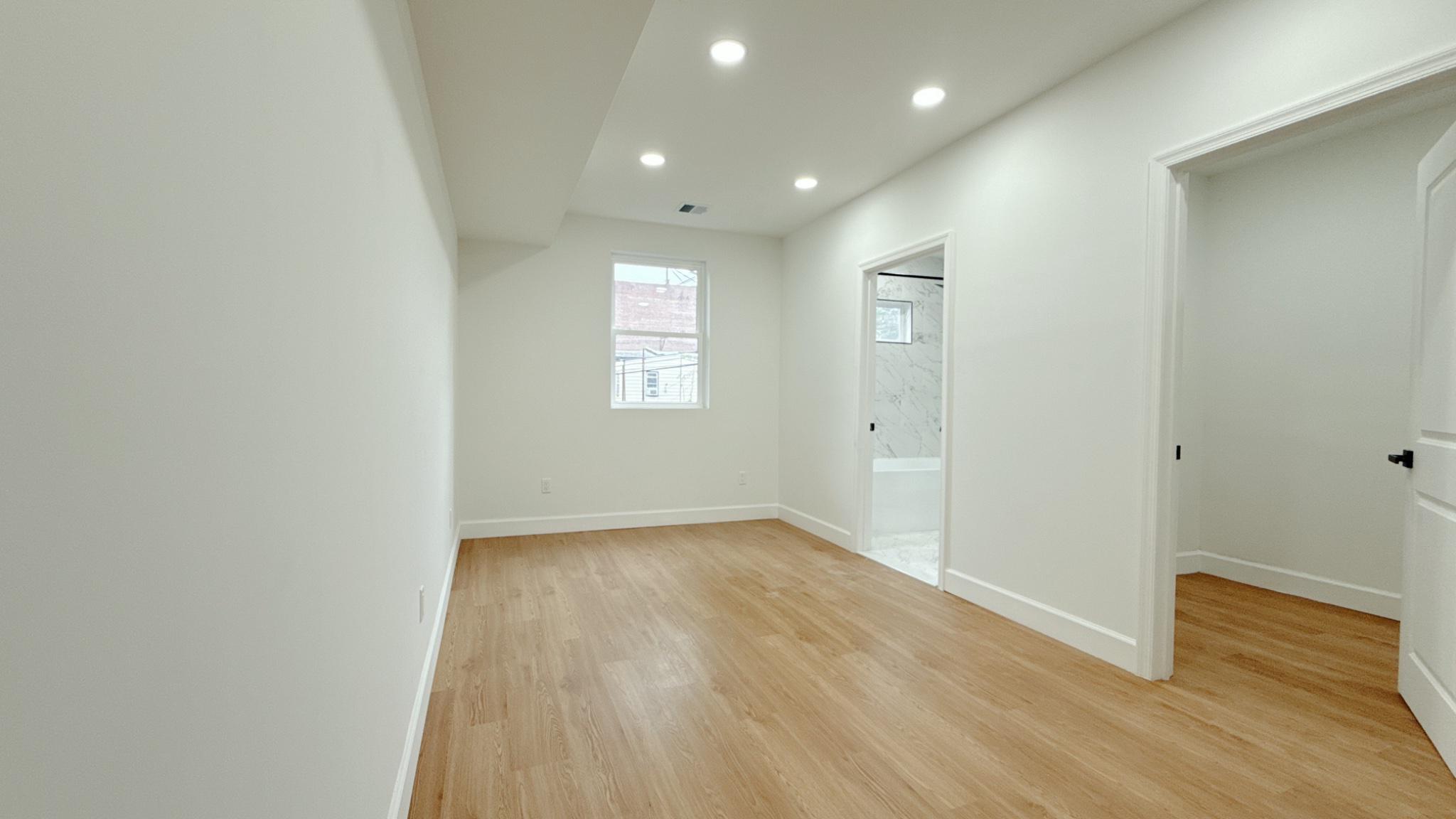 FRANKFORD - Residential